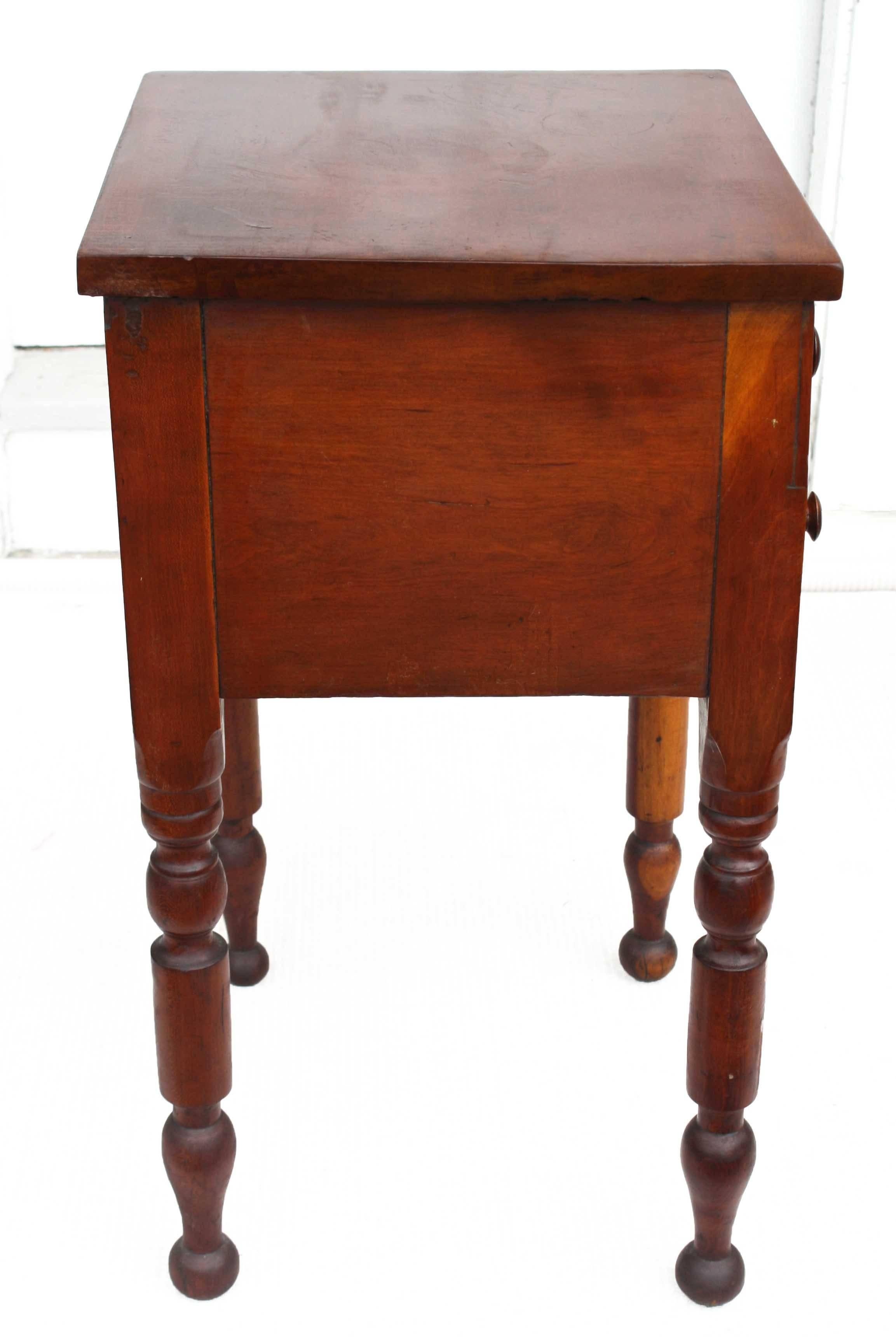 American Classical Baluster Legged Cherrywood Side Table For Sale 1
