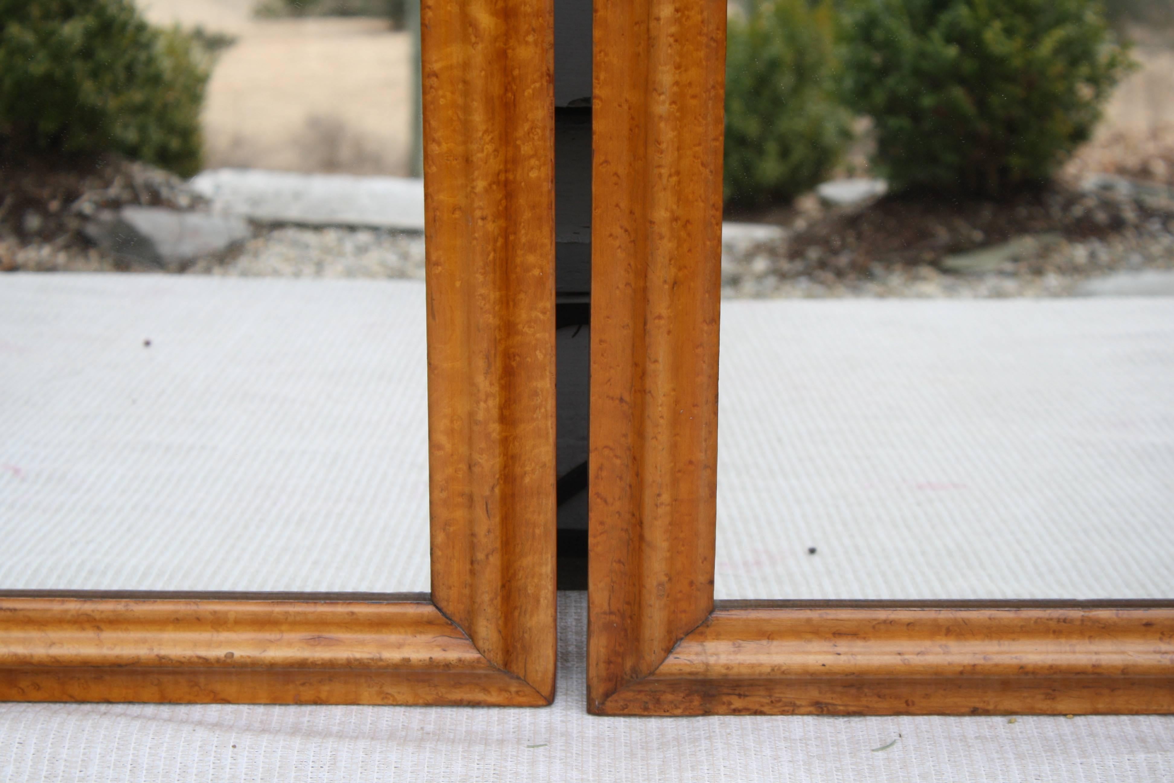 Veneer Pair of Colonial Revival Birdseye Maple Mirrors For Sale