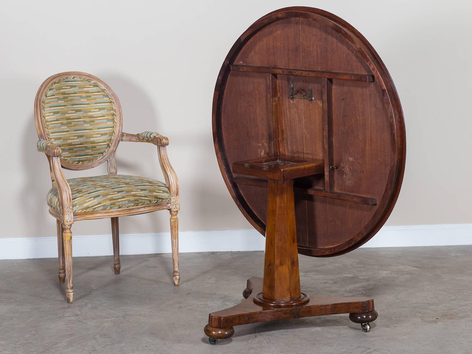 Mid-19th Century Antique English Mahogany Tilt-Top Pedestal Table, circa 1835