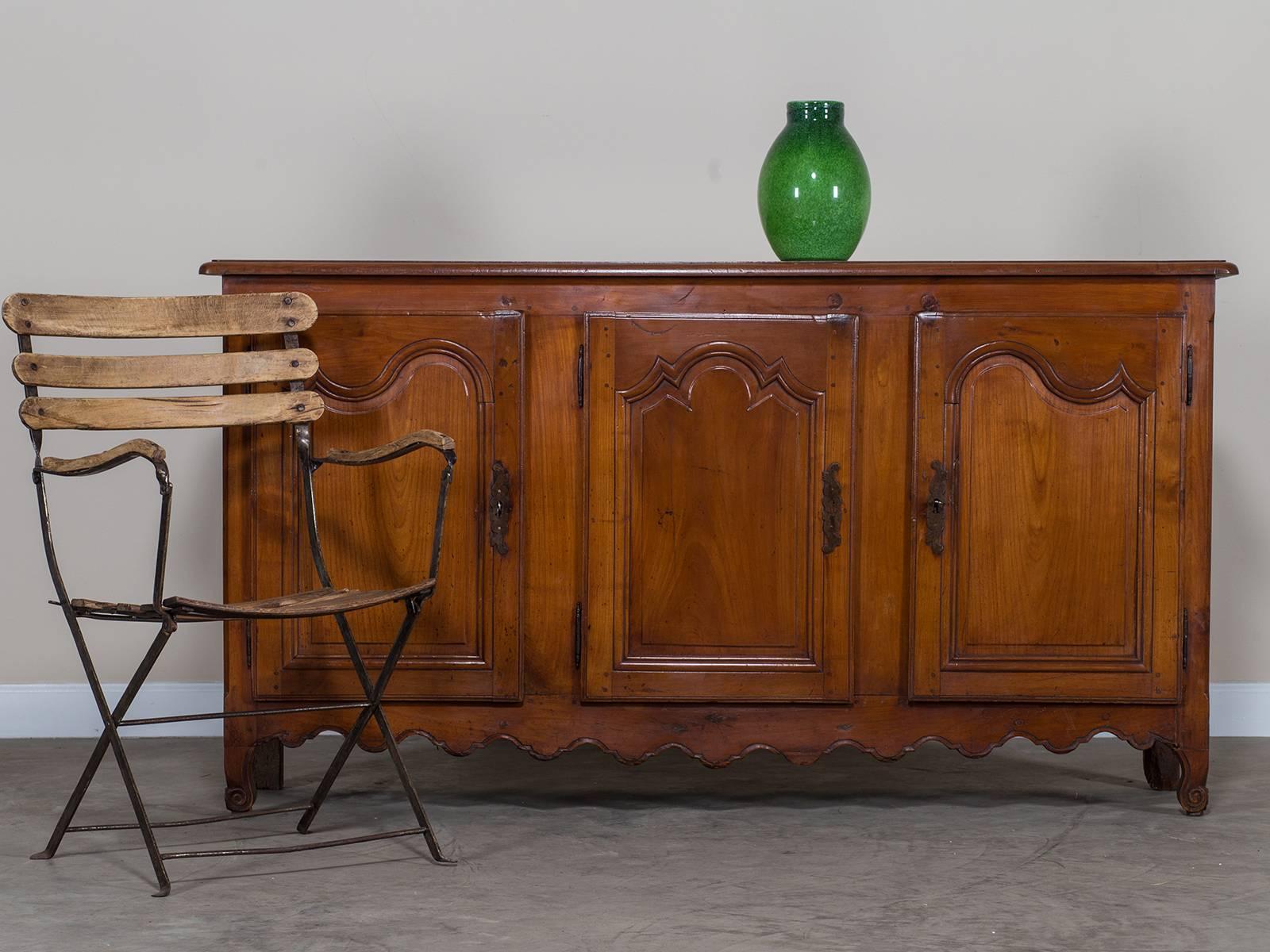 Receive our new selections direct from 1stdibs by email each week. Please click 