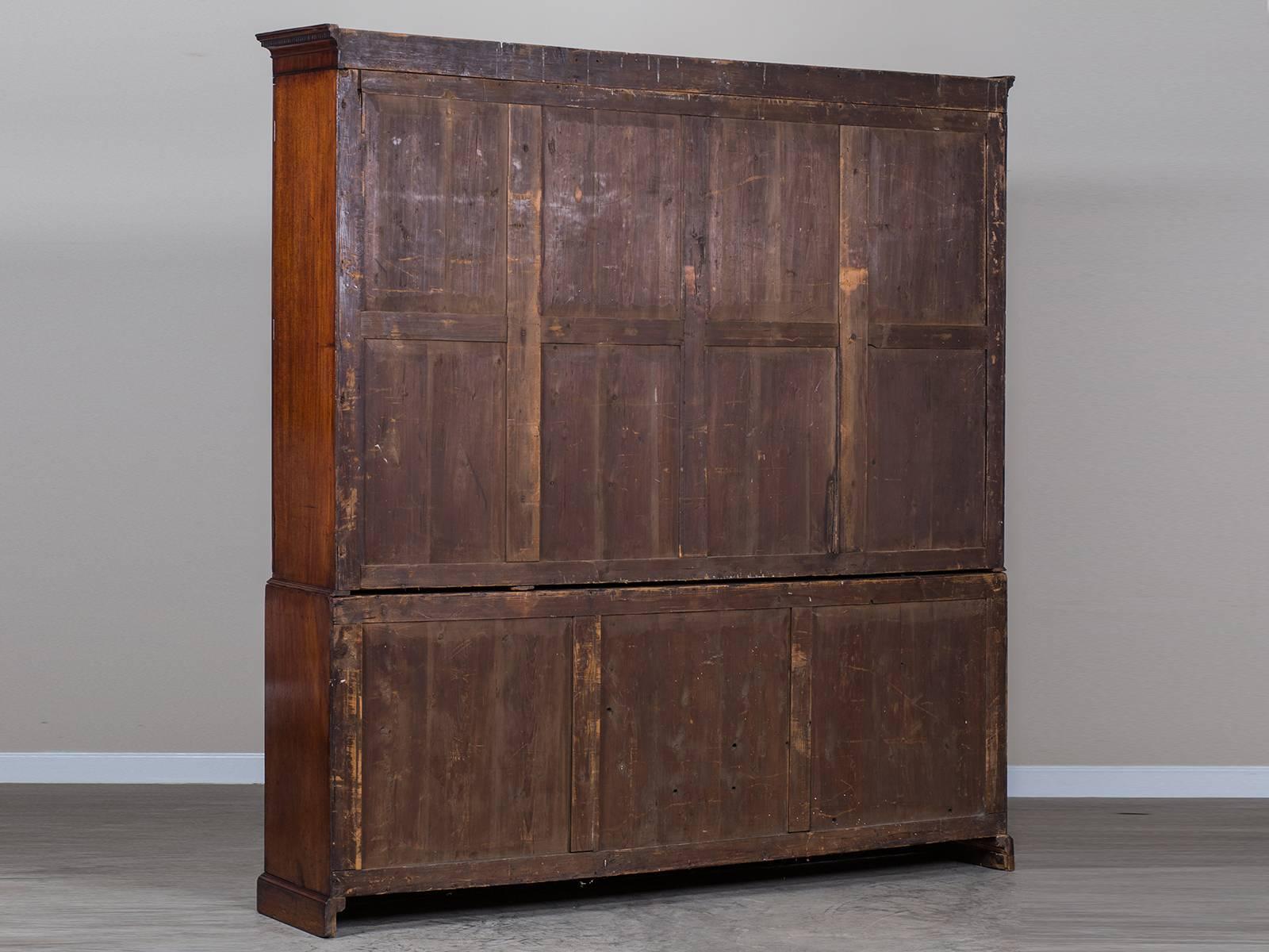 Antique English George III Mahogany Bookcase Display Cabinet, circa 1780 5