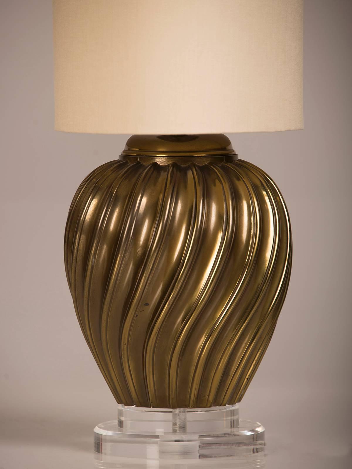 Mid-20th Century Pair of Italian Vintage Brass Swirl Vases Mounted as Custom Lamps, circa 1950 For Sale
