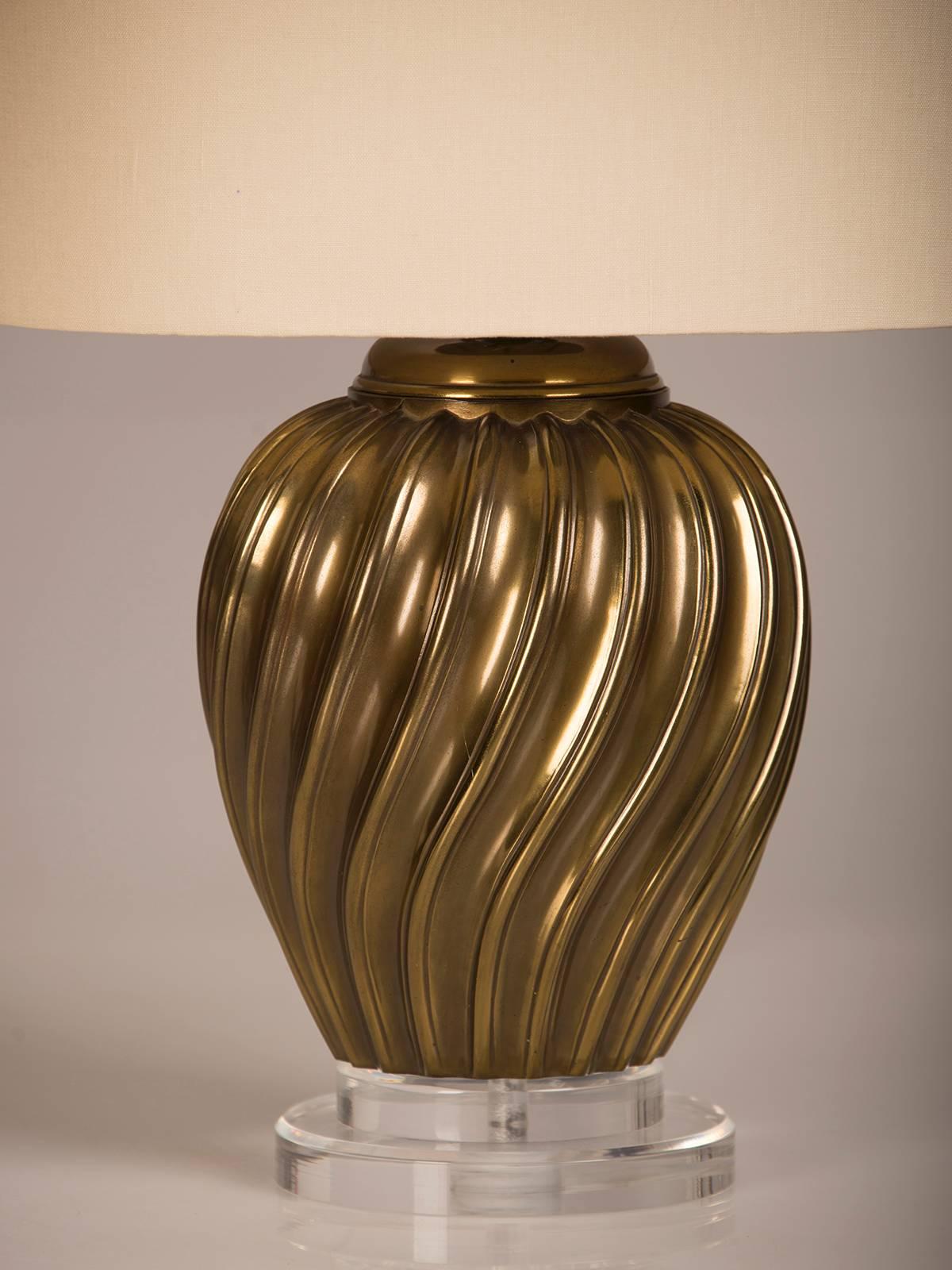 Pair of Italian Vintage Brass Swirl Vases Mounted as Custom Lamps, circa 1950 For Sale 3