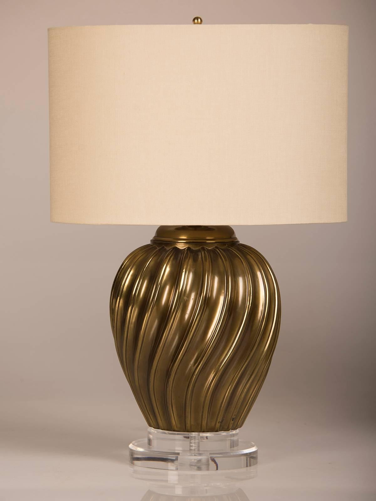 Art Deco Pair of Italian Vintage Brass Swirl Vases Mounted as Custom Lamps, circa 1950 For Sale
