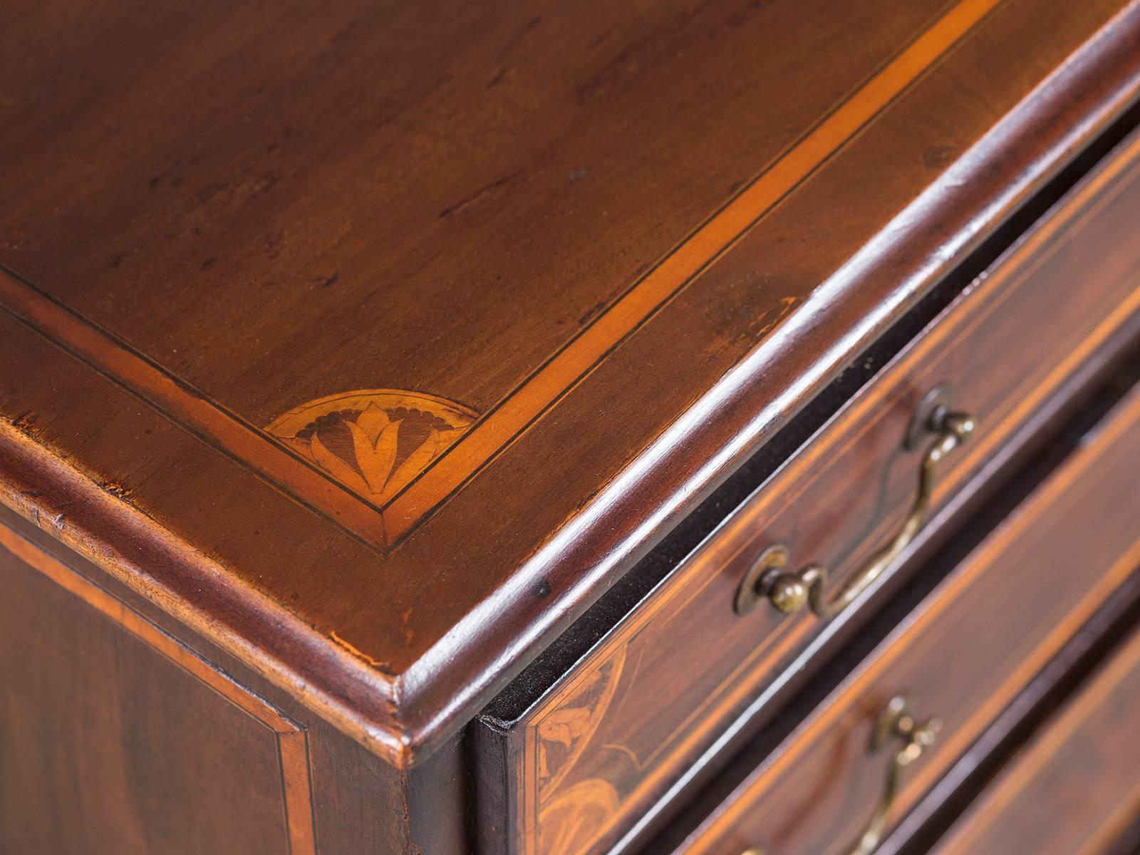 Antique English Neoclassical Mahogany Chest of Drawers, circa 1860 2