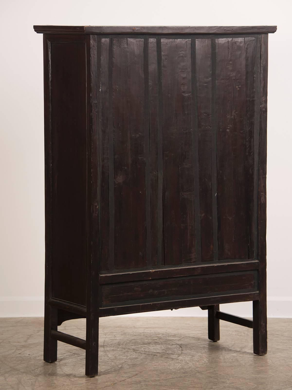Antique Chinese Scholar's Cabinet, Original Carved Lacquer and Gilt, circa 1875 For Sale 3