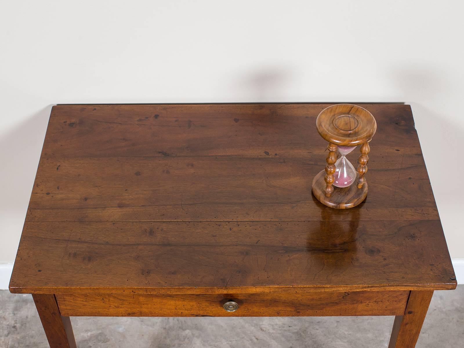 Antique French Louis Philippe Walnut Table with Drawer, circa 1850 In Excellent Condition In Houston, TX