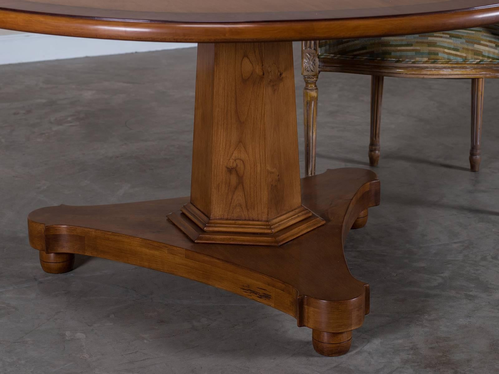 English Regency Style Cherrywood Round Pedestal Dining Table In Excellent Condition In Houston, TX