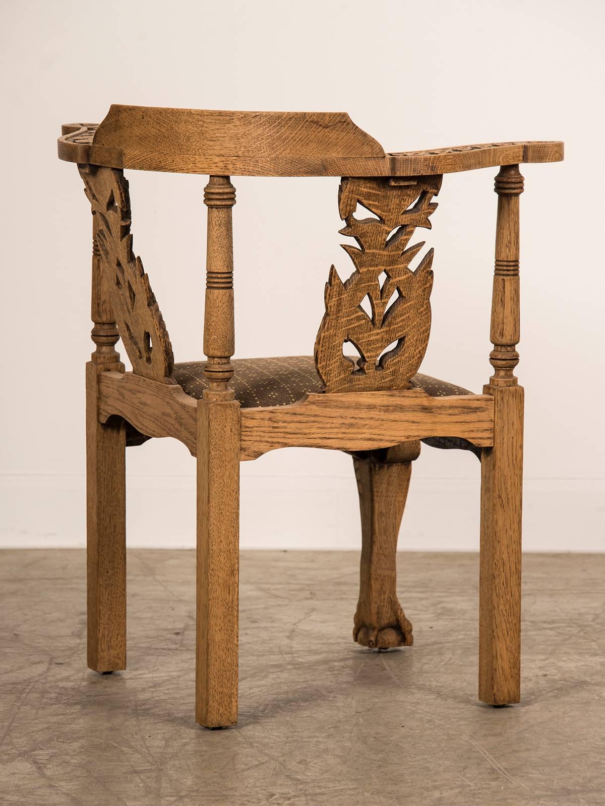 Late 19th Century Antique English George III Style Weathered, Carved Oak Corner Chair, circa 1895 For Sale