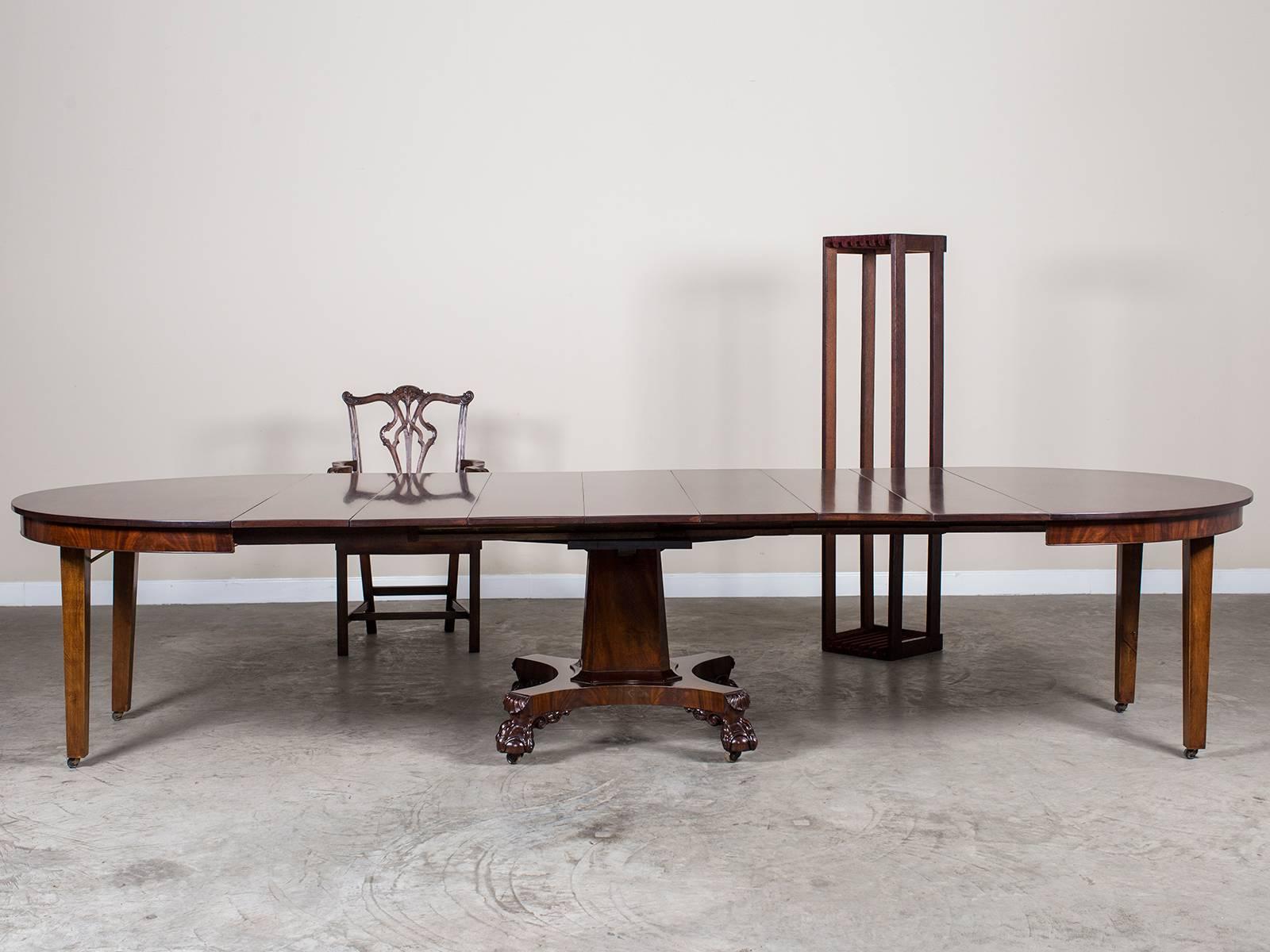 Early 19th Century Antique American Empire Mahogany Pedestal Dining Table, circa 1825