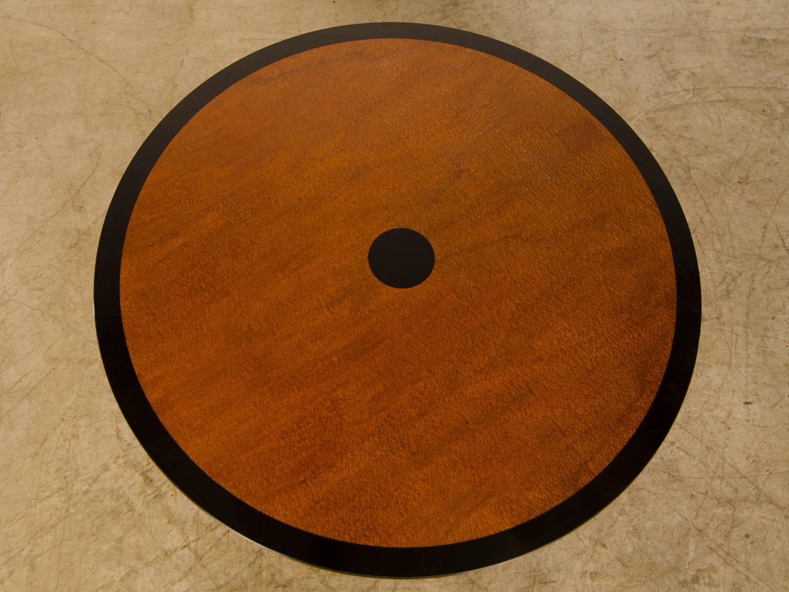 Receive our new selections direct from 1stdibs by email each week. Please click Follow Dealer below and see them first!

A stunning Sheraton style round dining table featuring a top created using the unusual tropical timber by the name of 