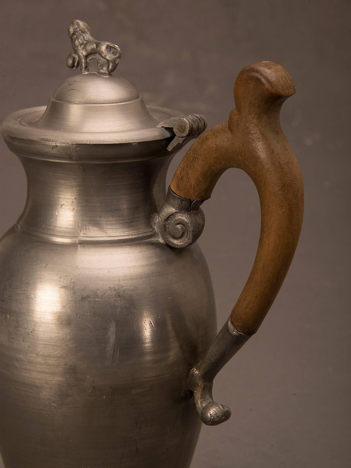 Large German Pewter Coffee Pot, circa 1900 In Excellent Condition For Sale In Houston, TX