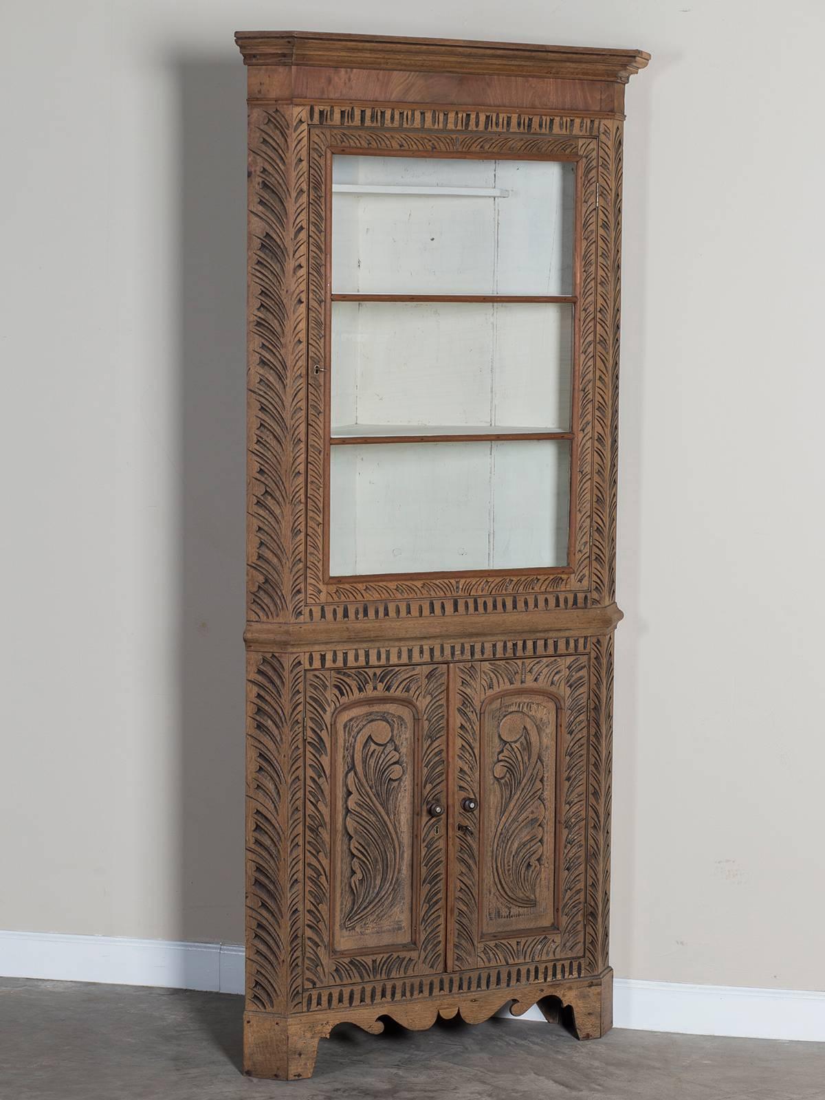 Georgian Style Antique English Oak Corner Cabinet, circa 1860 4