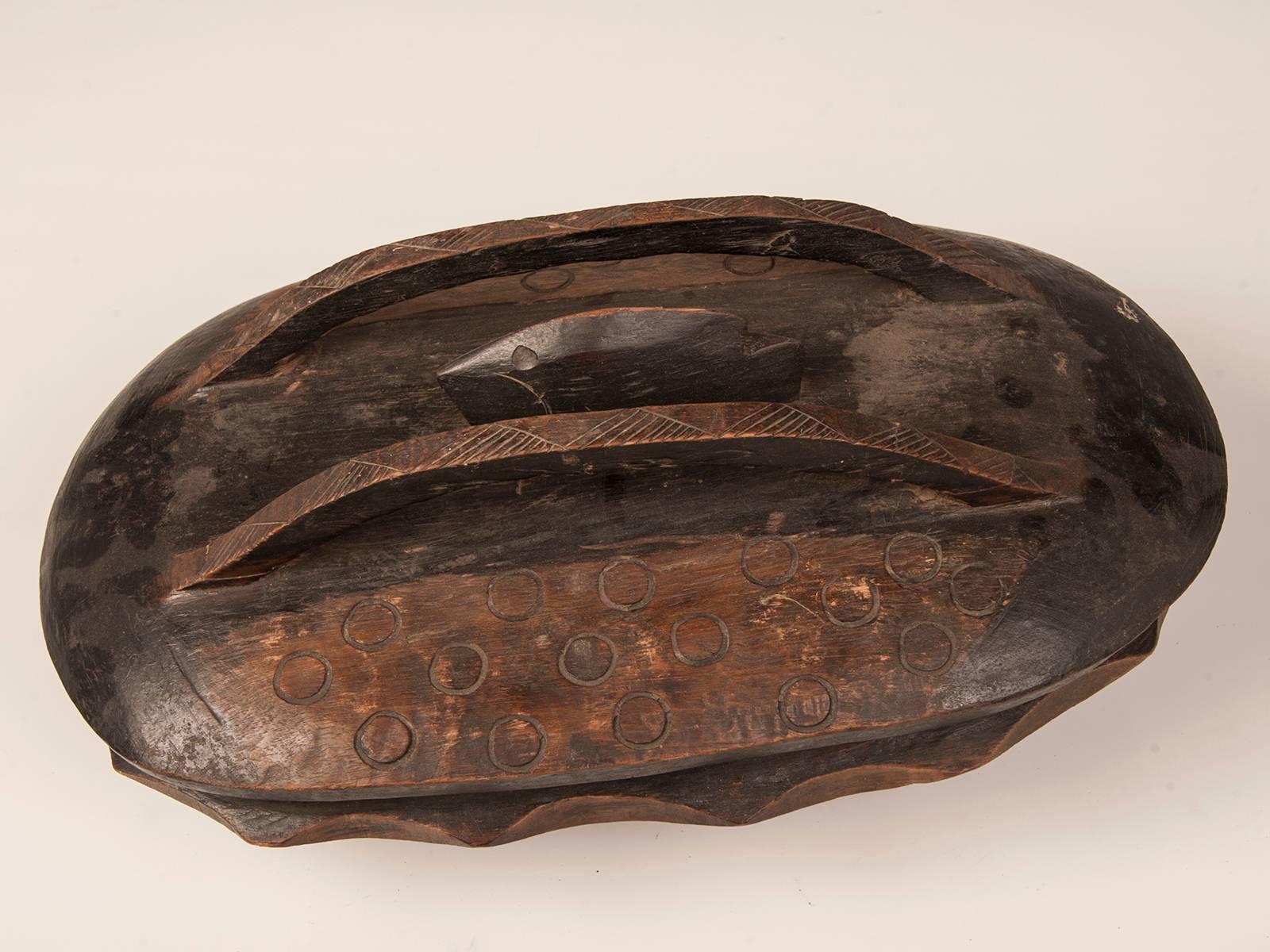 Carved Antique Zambian Food Bowl with Lid Africa, circa 1900 For Sale
