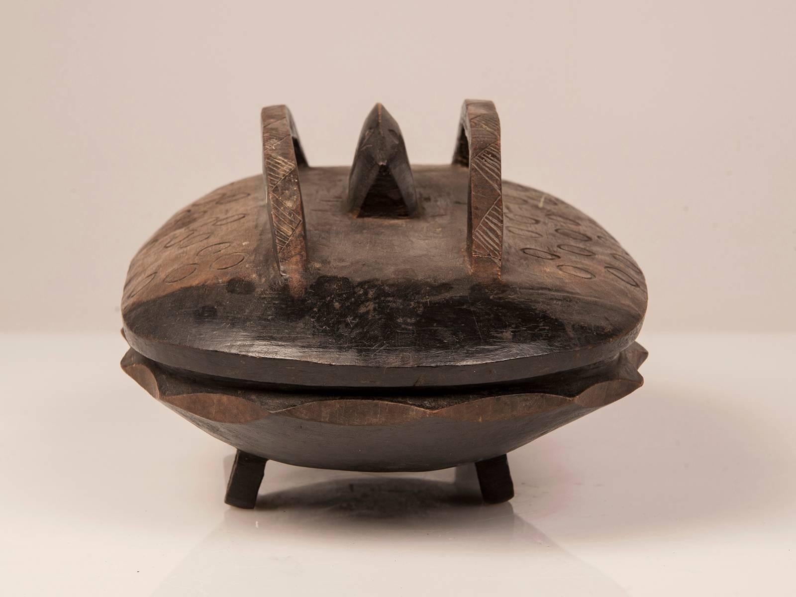 Antique Zambian Food Bowl with Lid Africa, circa 1900 For Sale 3
