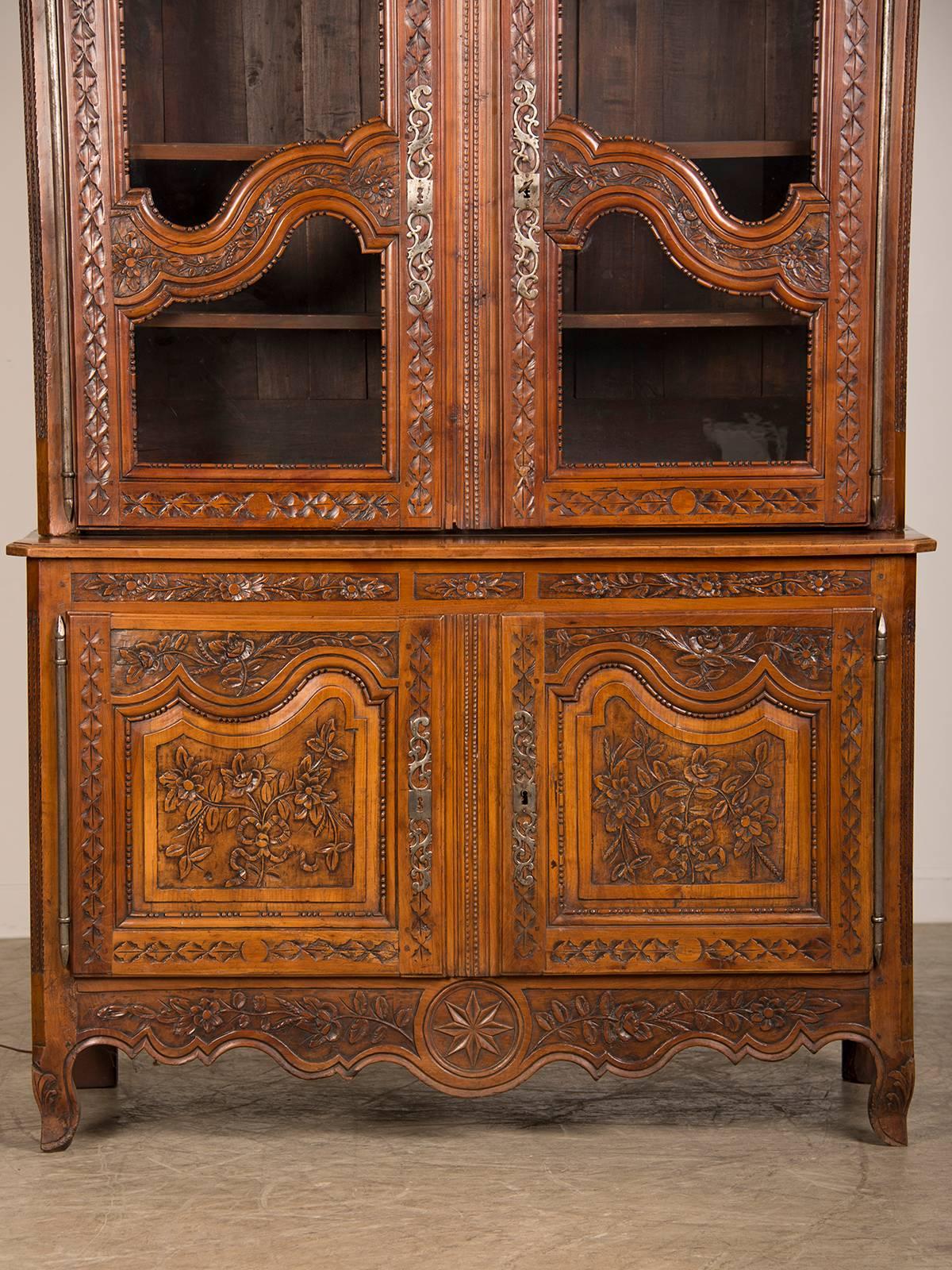 Antique French Louis XV Period Cherrywood Buffet à Deux Corps, circa 1760 In Excellent Condition In Houston, TX