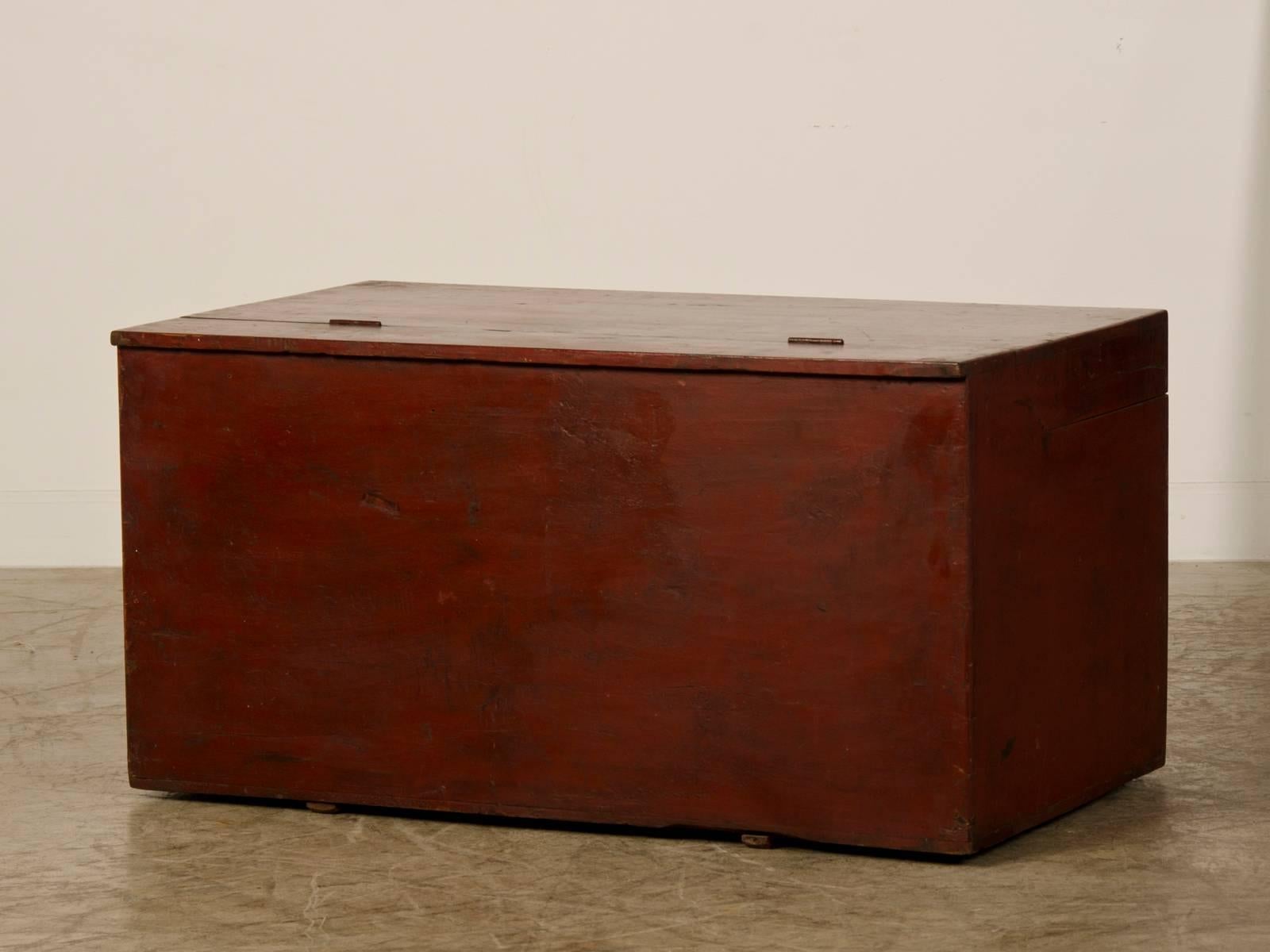 Large Antique Chinese Red Lacquer Trunk Kuang Hsu Period, circa 1875 In Excellent Condition For Sale In Houston, TX