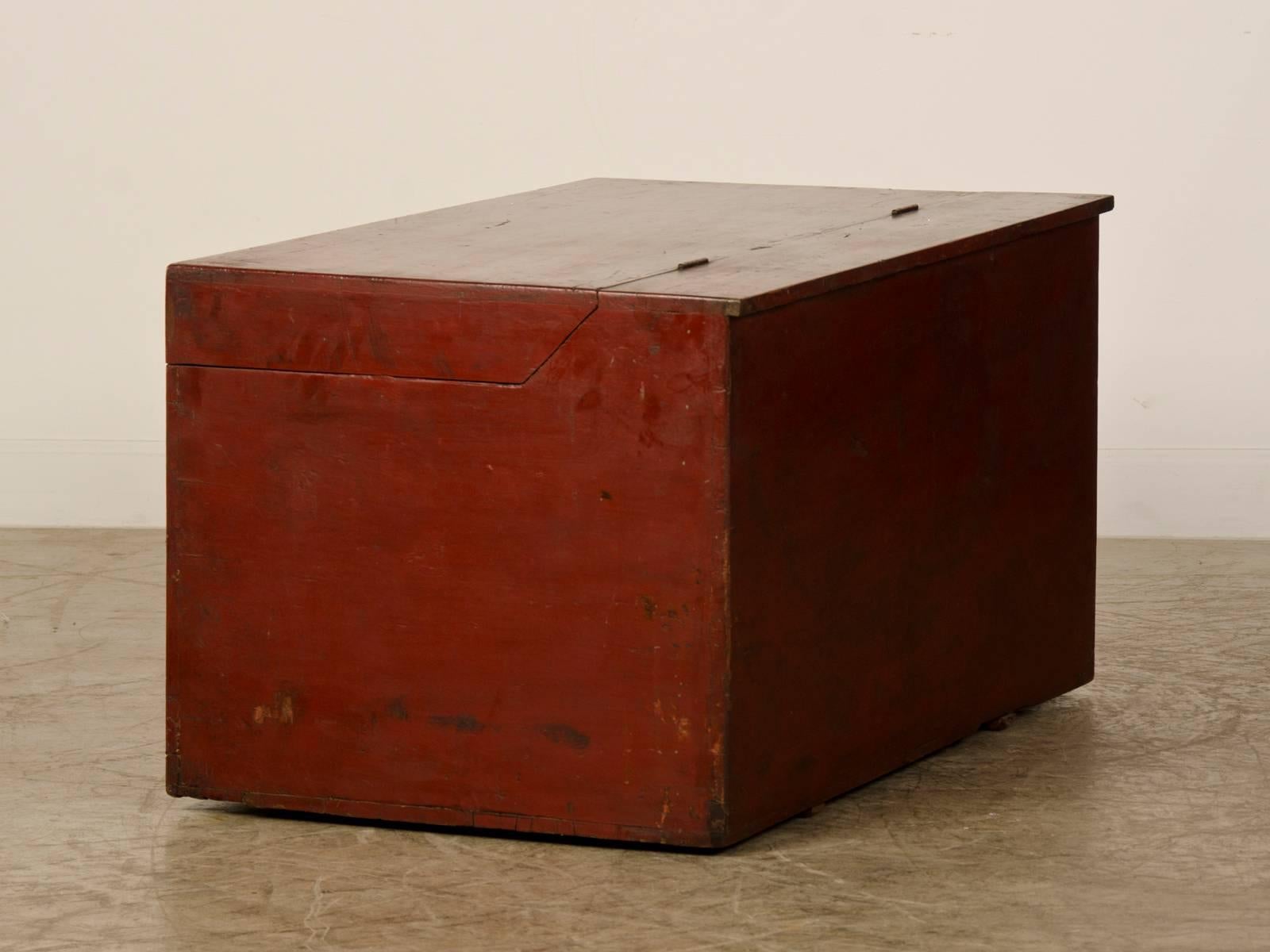 Late 19th Century Large Antique Chinese Red Lacquer Trunk Kuang Hsu Period, circa 1875 For Sale
