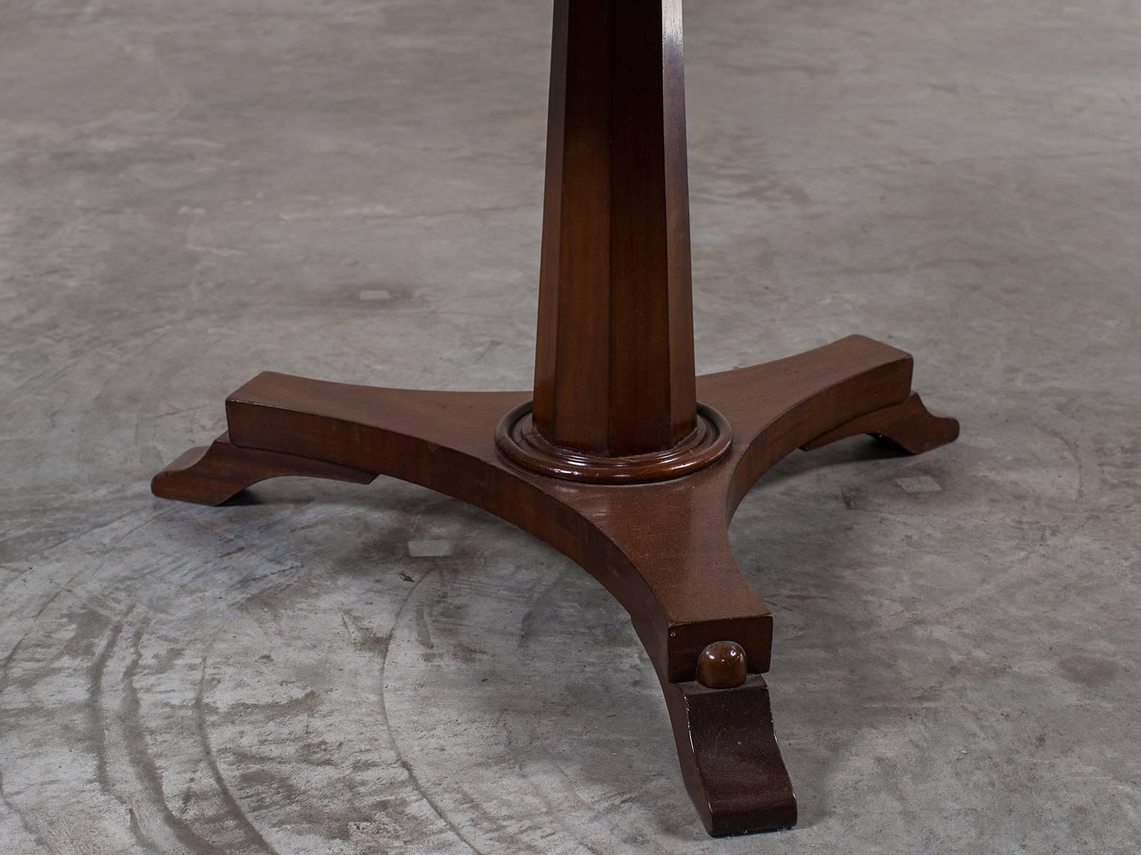 Antique English William IV Mahogany Tilt-Top Pedestal Table, circa 1840 2