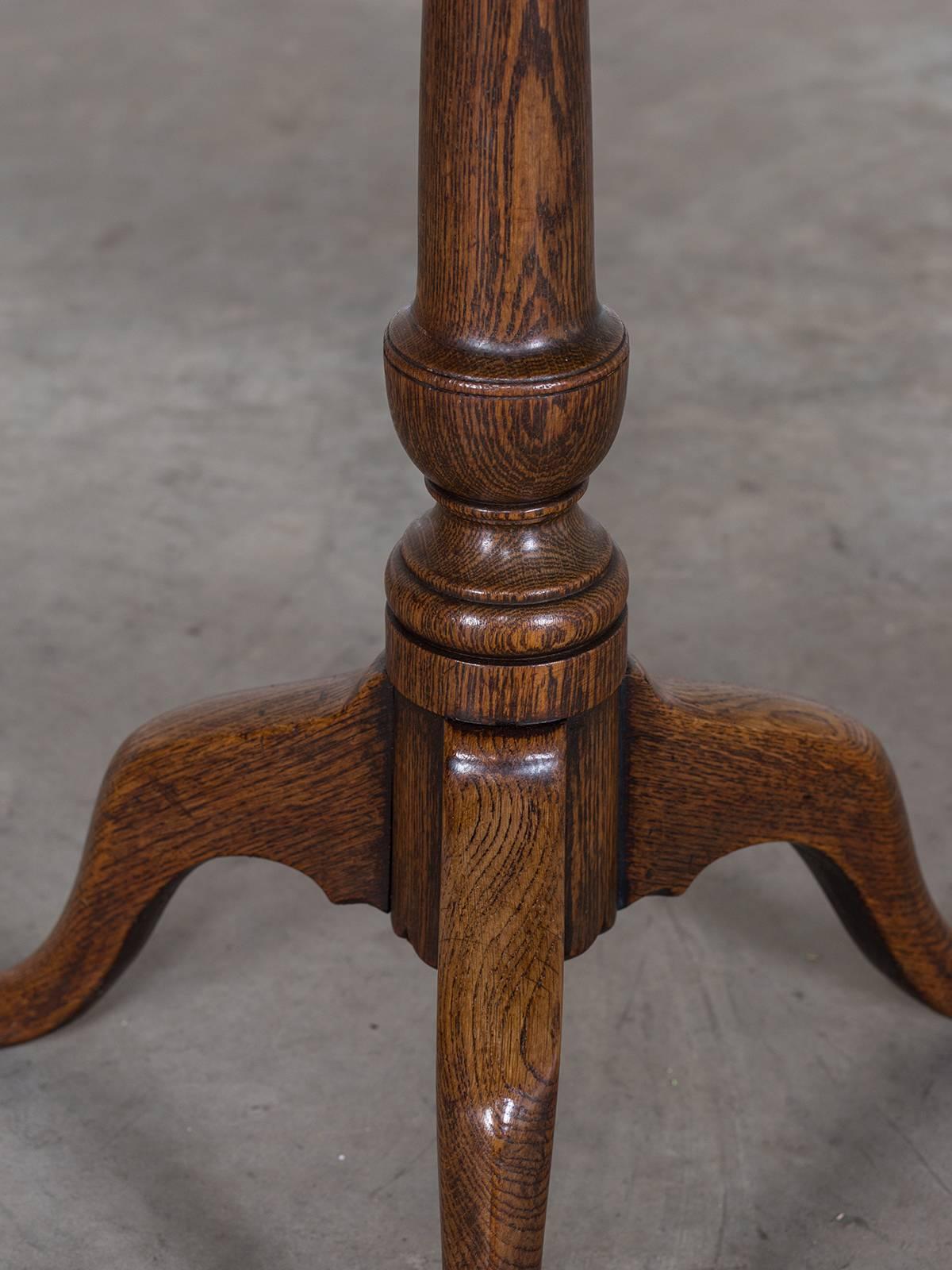 Late 18th Century George III Period Antique English Oak Tilt-Top Table, circa 1790