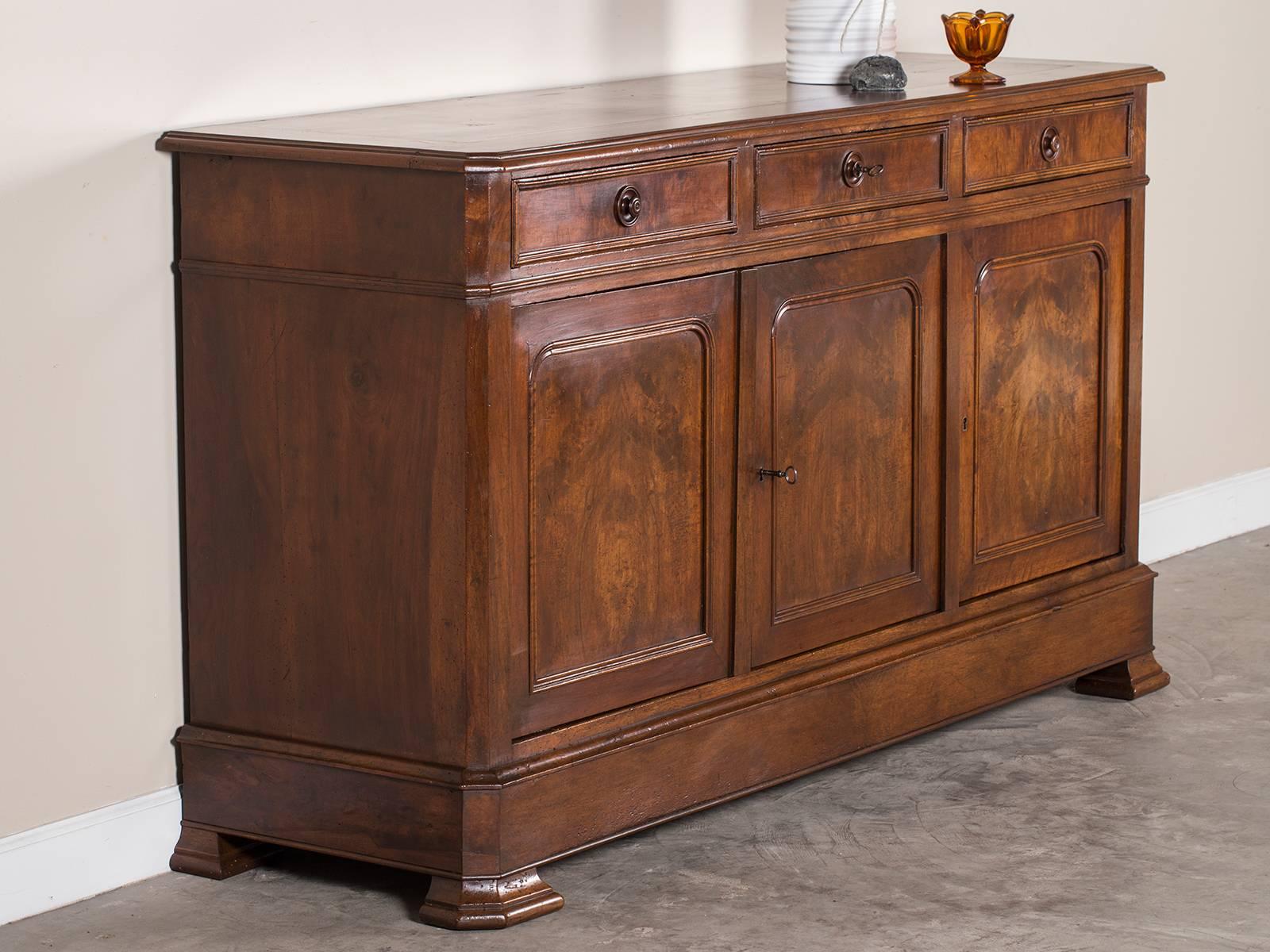 Late 19th Century Antique French Louis Philippe Walnut Enfilade, circa 1870