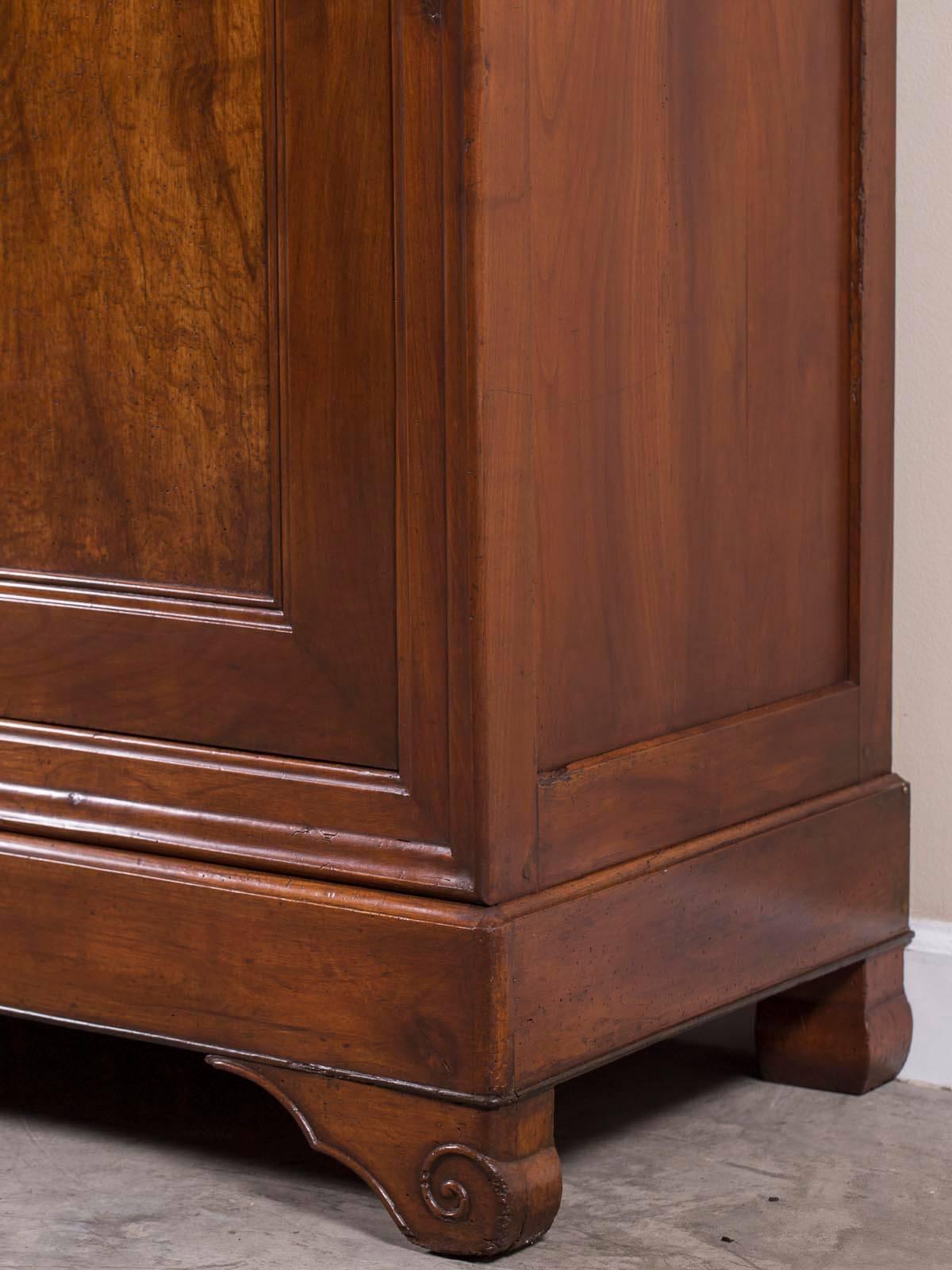 Antique French Louis Philippe Walnut Armoire Cabinet France, circa 1870 5