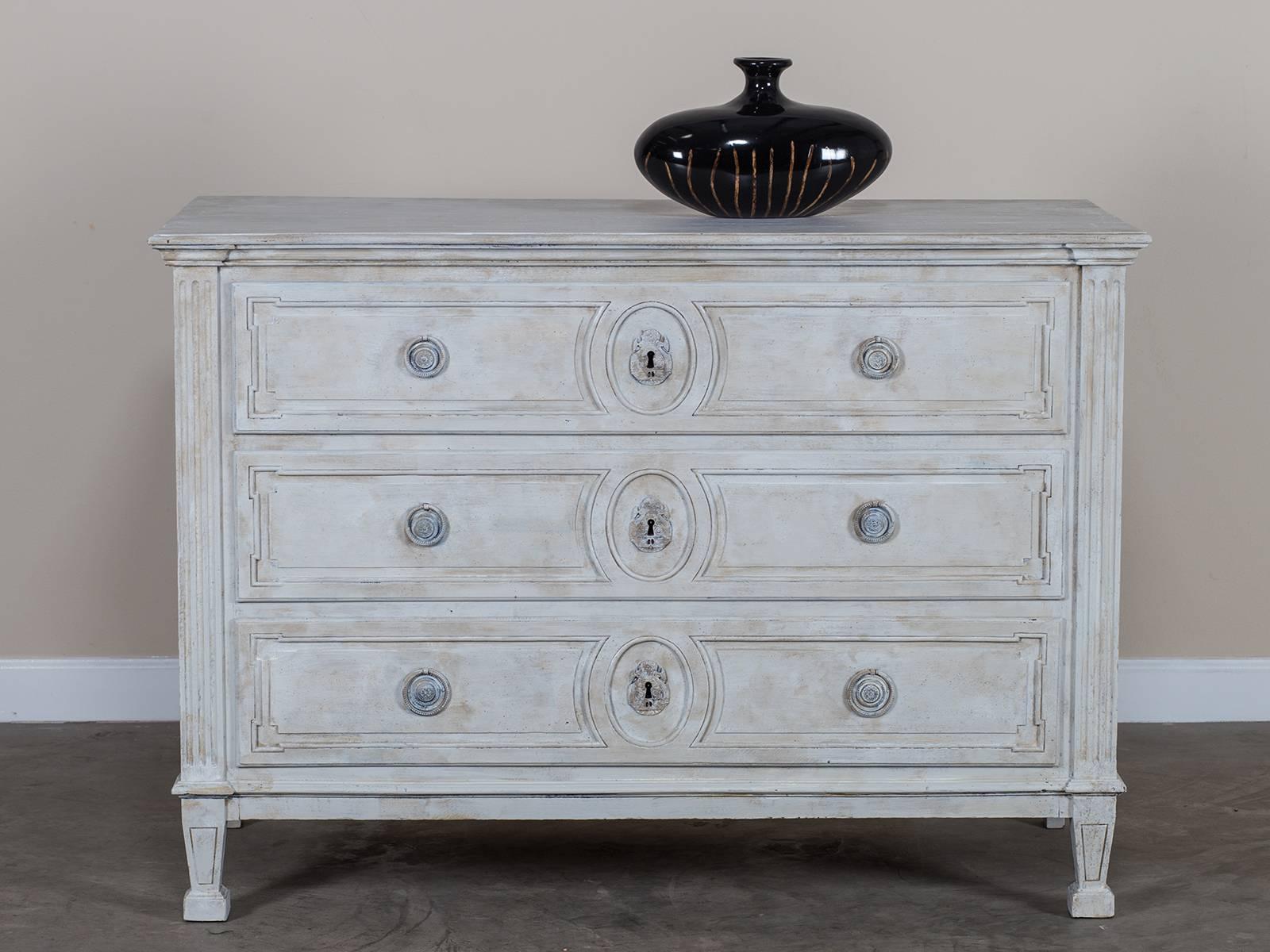 Antique French Louis XVI Period Oak Chest of Drawers, circa 1785 In Excellent Condition In Houston, TX
