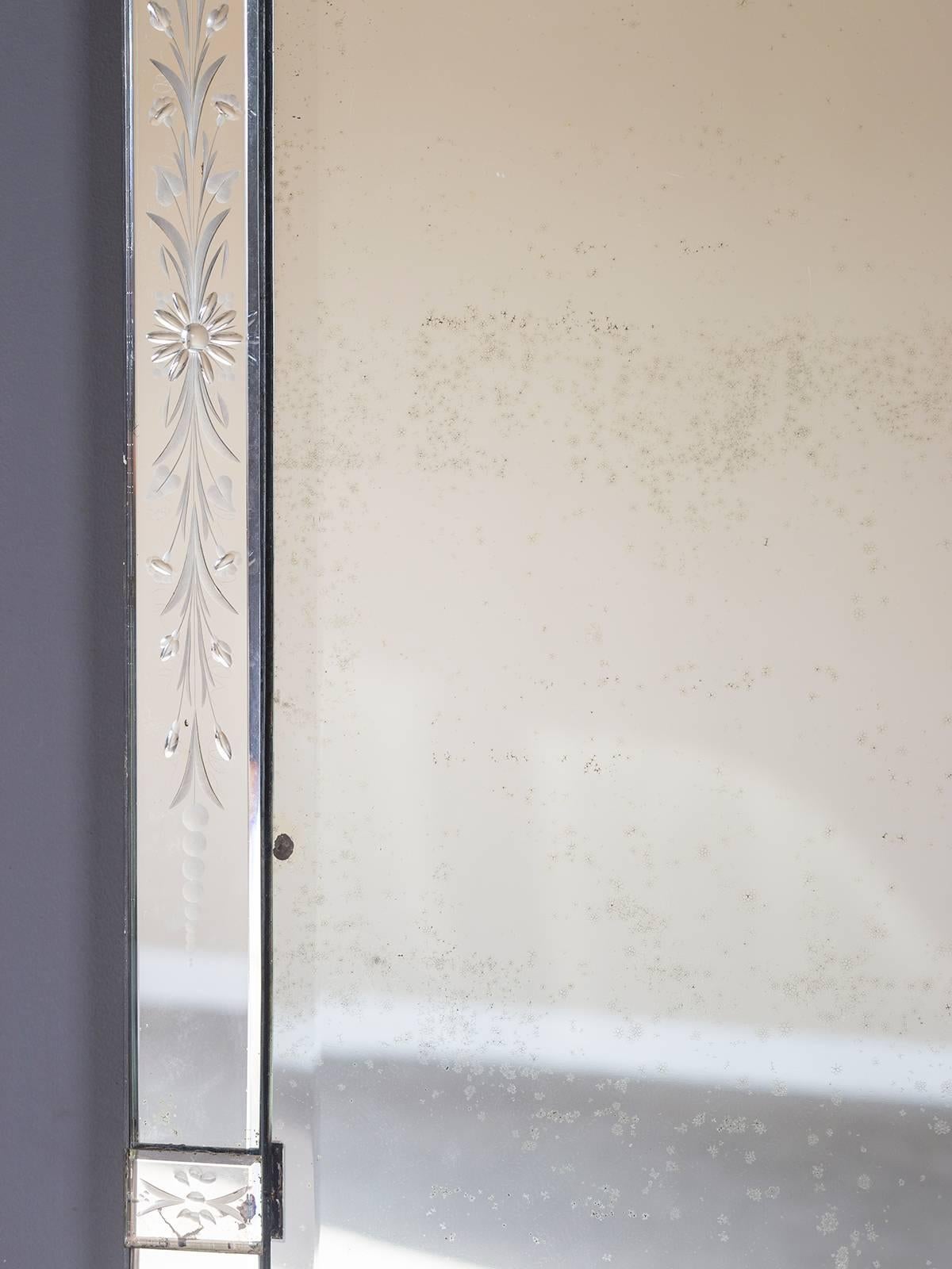 French Antique Italian Venetian Mirror, circa 1910 (38 1/4