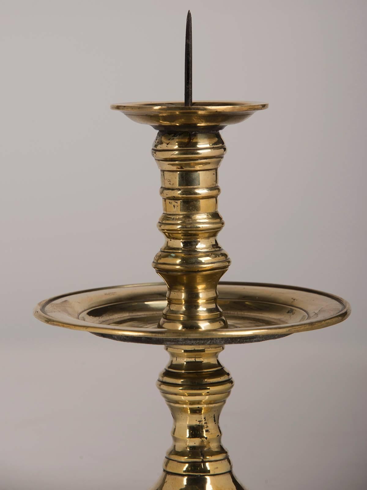 Mid-18th Century Pair of Antique English George II Period Brass Candlesticks, circa 1740 For Sale