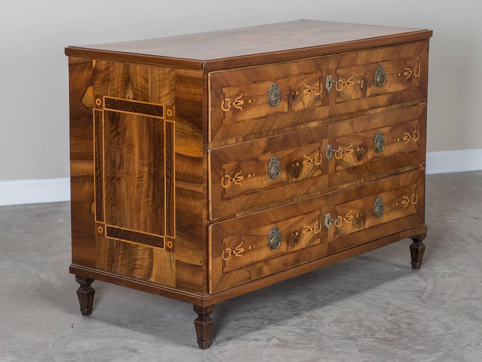 Neoclassical Louis XVI Period Walnut Chest, Bavaria, Germany, circa 1785 In Excellent Condition In Houston, TX