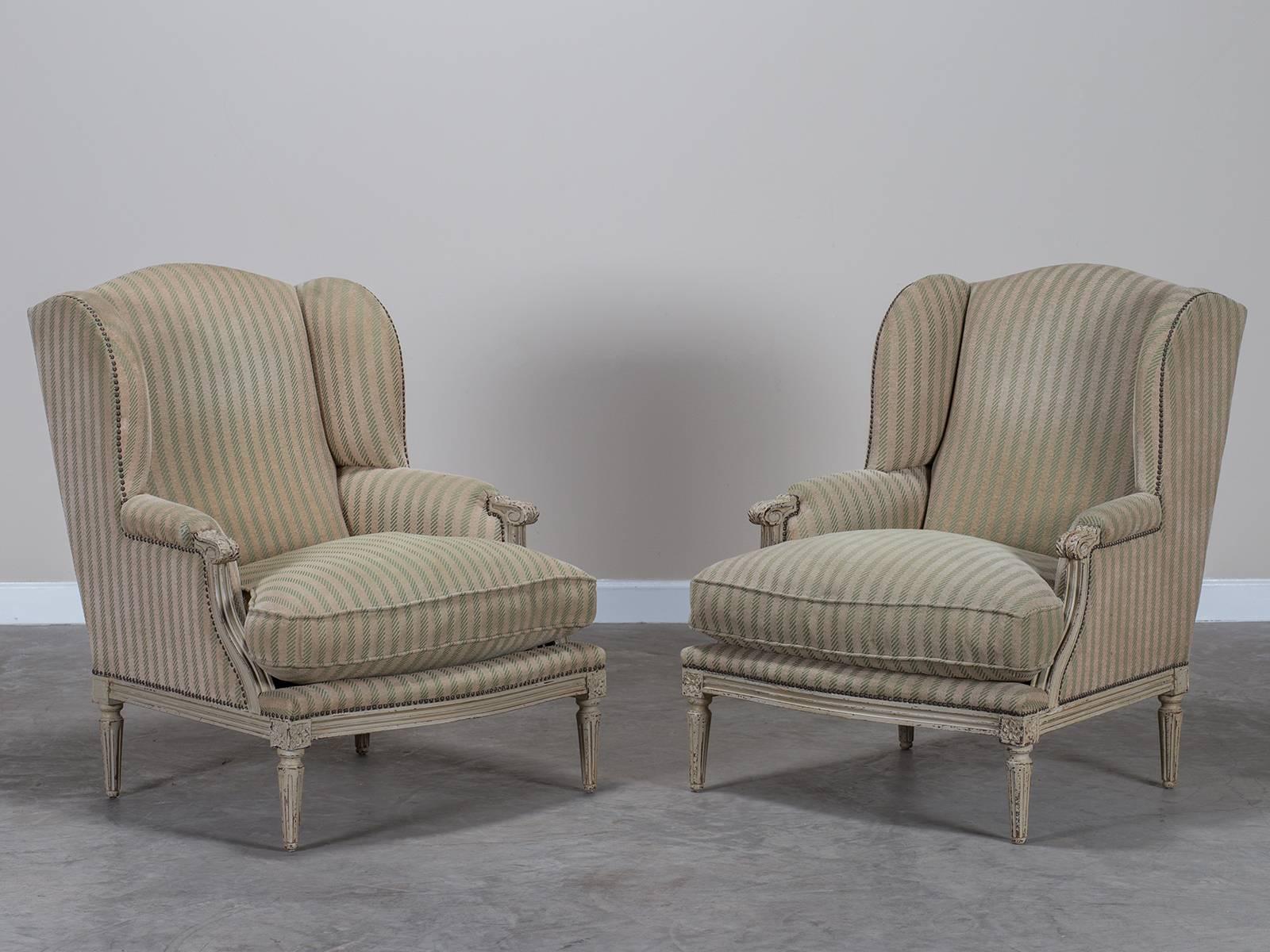 Pair of Painted Louis XVI Style Bergeres, France, circa 1900 1