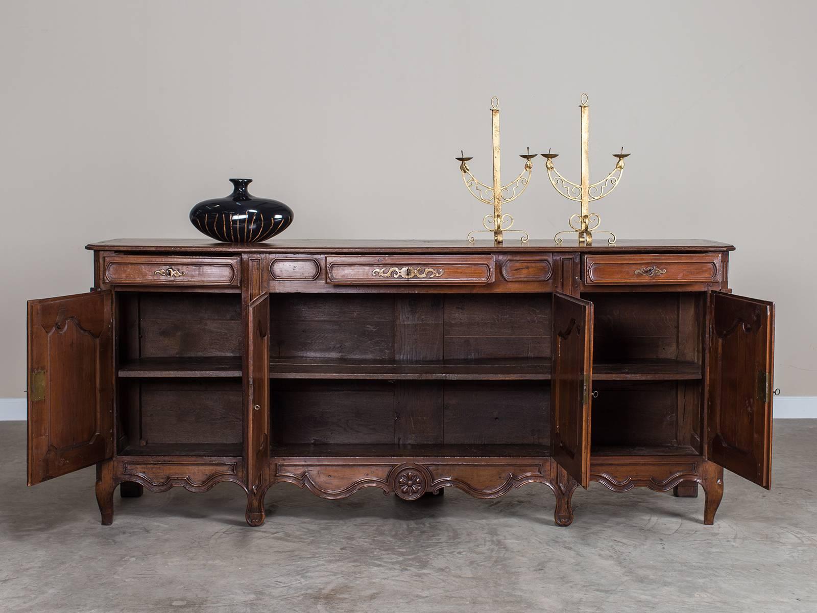 Louis XVI Period French Walnut and Oak Buffet, circa 1780 In Excellent Condition In Houston, TX