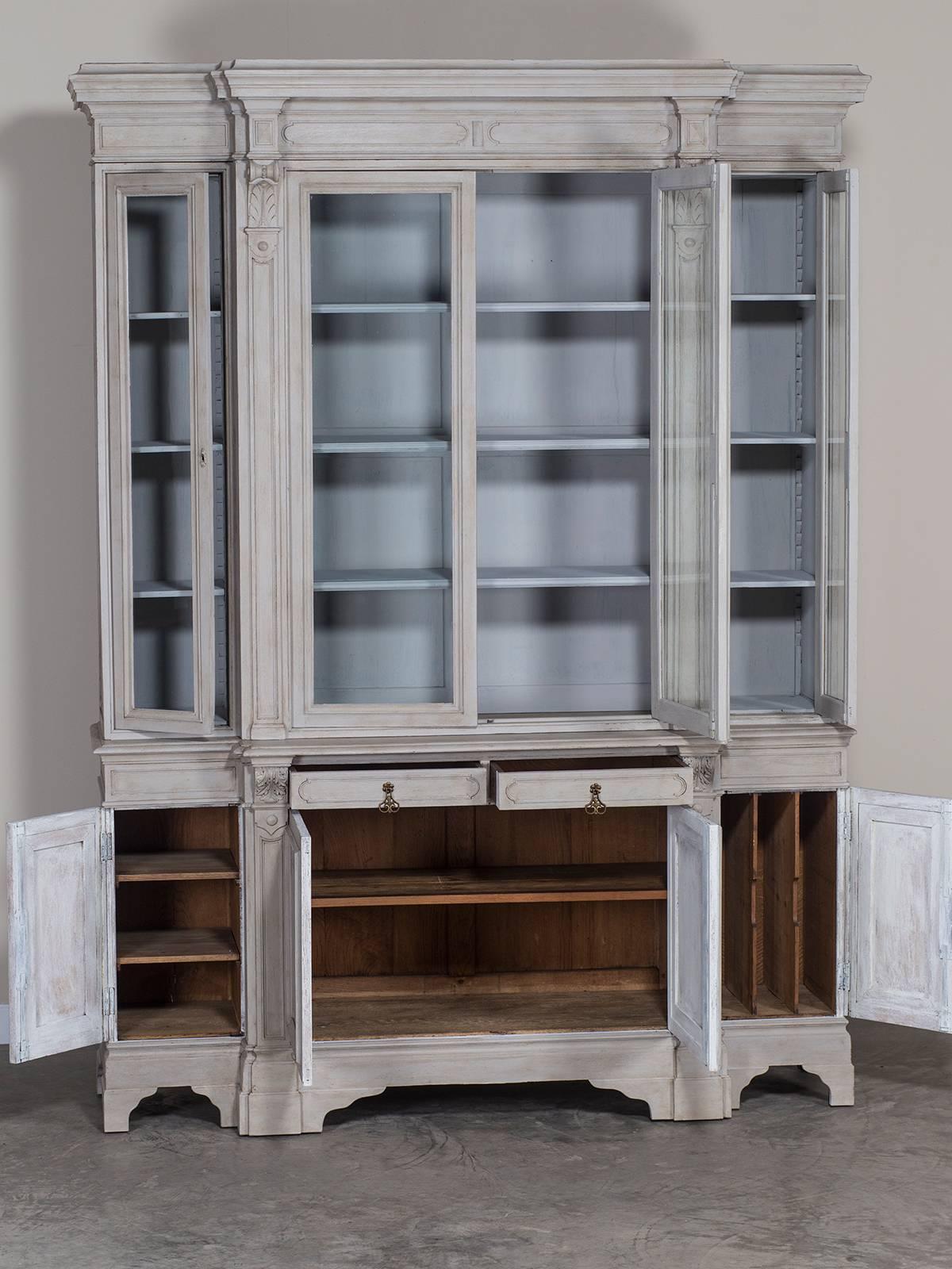 Antique French Painted Oak Bibliothèque Display Cabinet, circa 1875 In Excellent Condition In Houston, TX