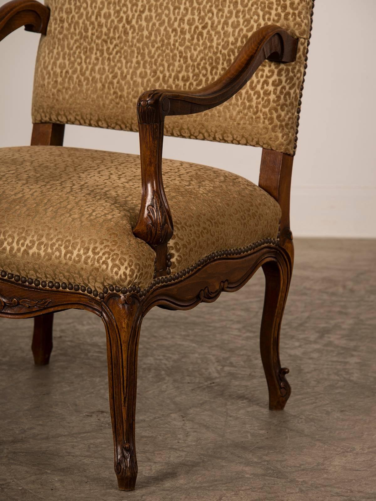 Carved Antique French Louis XV Style Walnut Armchair ‘Fauteuil’, circa 1880 For Sale