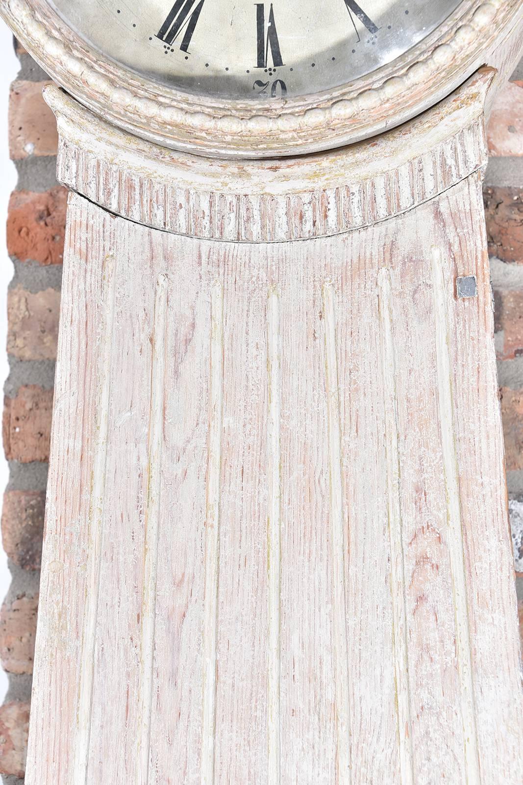 Gustavian Tall Case Clock In Excellent Condition For Sale In Houston, TX