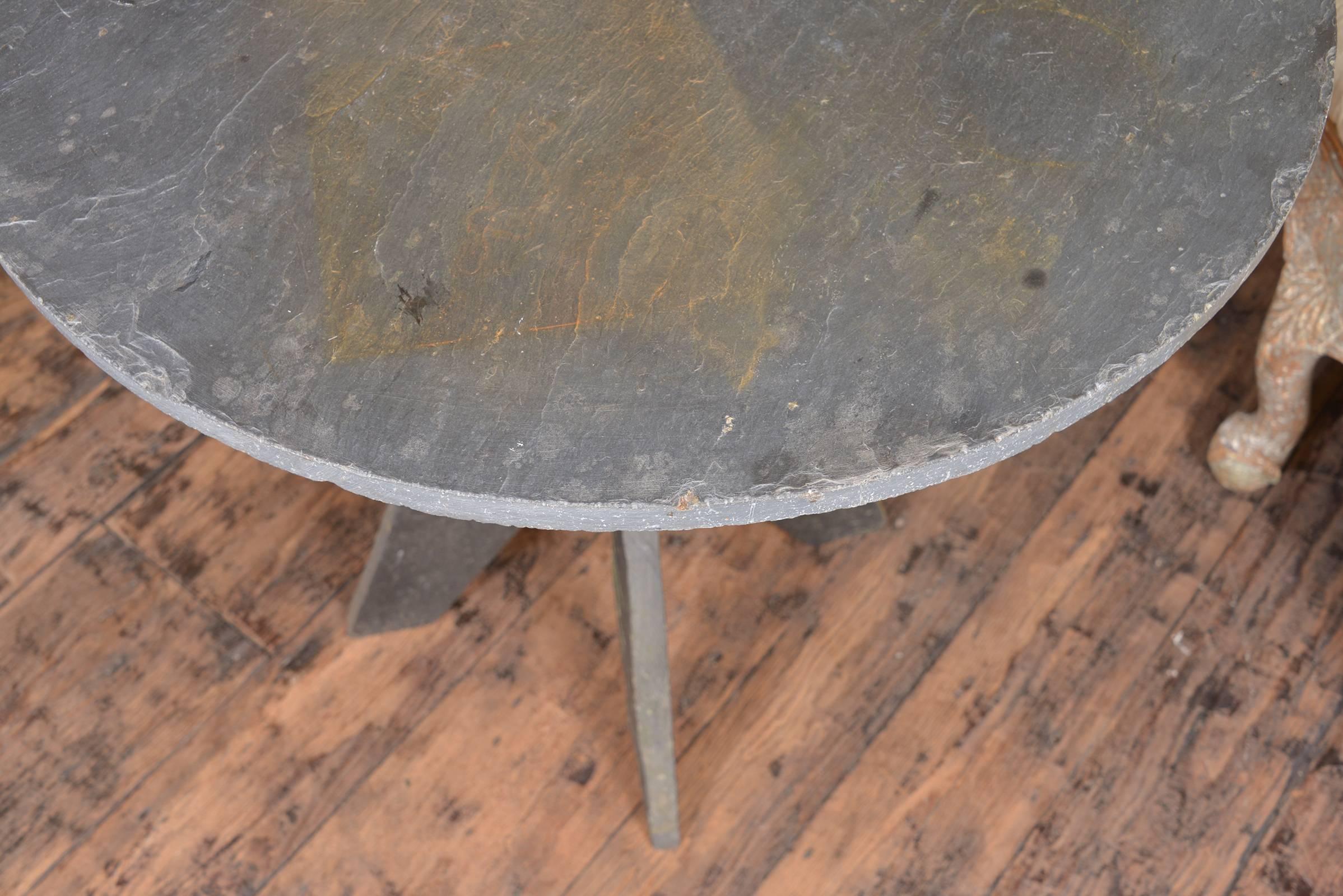 Small Round Slate table d'Ardoise In Good Condition In Houston, TX