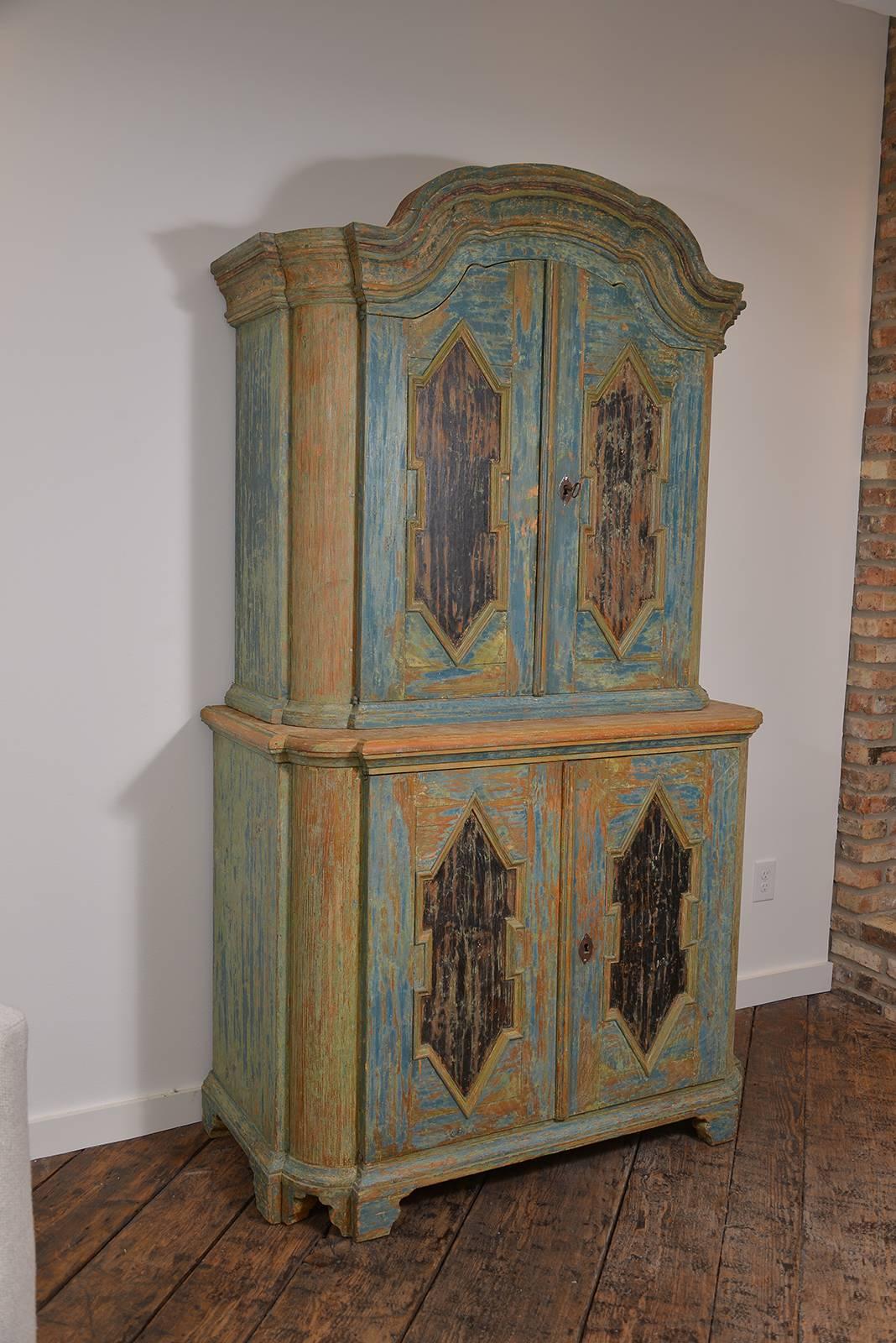 Handsome Swedish Rococo cabinet in original paint, a true beauty.