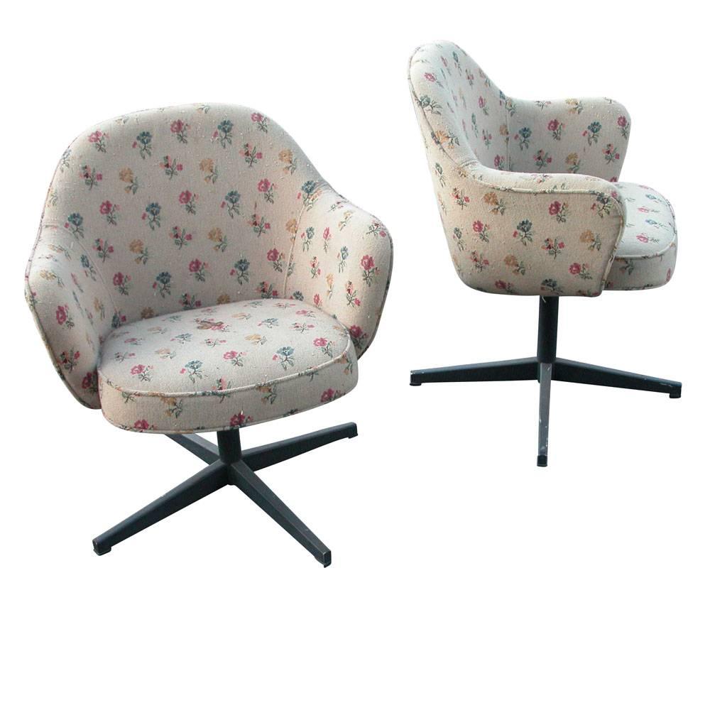 Pair of Saarinen armchairs.

Four star base.
Rare closed back verison.
Original fabric worn reuhpolstery recommended.