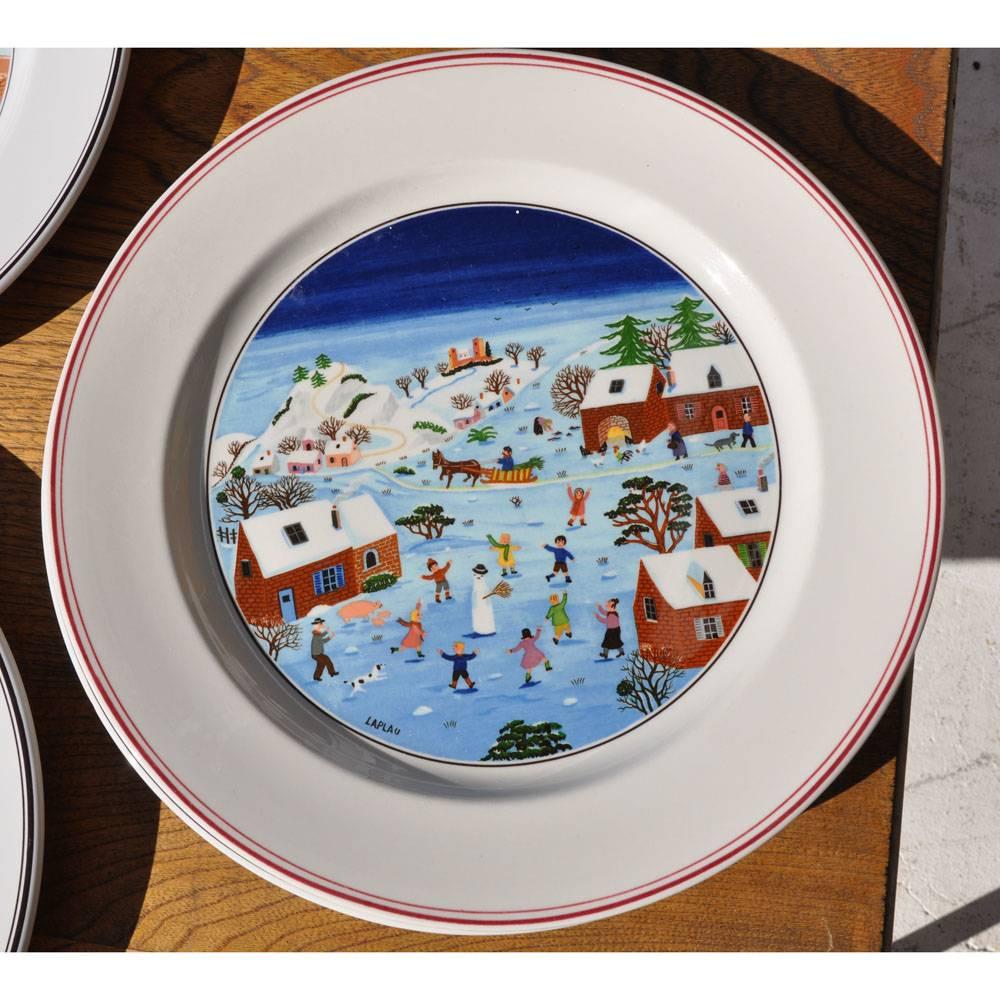 Naif Christmas
de Villeroy & Boch. 
 
 
 
Scènes de neige dans les villages. 

Sept assiettes à dîner. 
Deux assiettes à salade. 
Trois tasses à café. 

10.5 dîners. 
8.25 salades. 
3 : Tasse à café H.