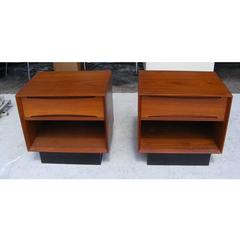 Pair of Vintage Drylund Teak Nightstands on Ebonized Base ‘MR15156’