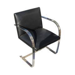 Paire de chaises Knoll Studio Flat Bar Brno Acier inoxydable Cuir noir