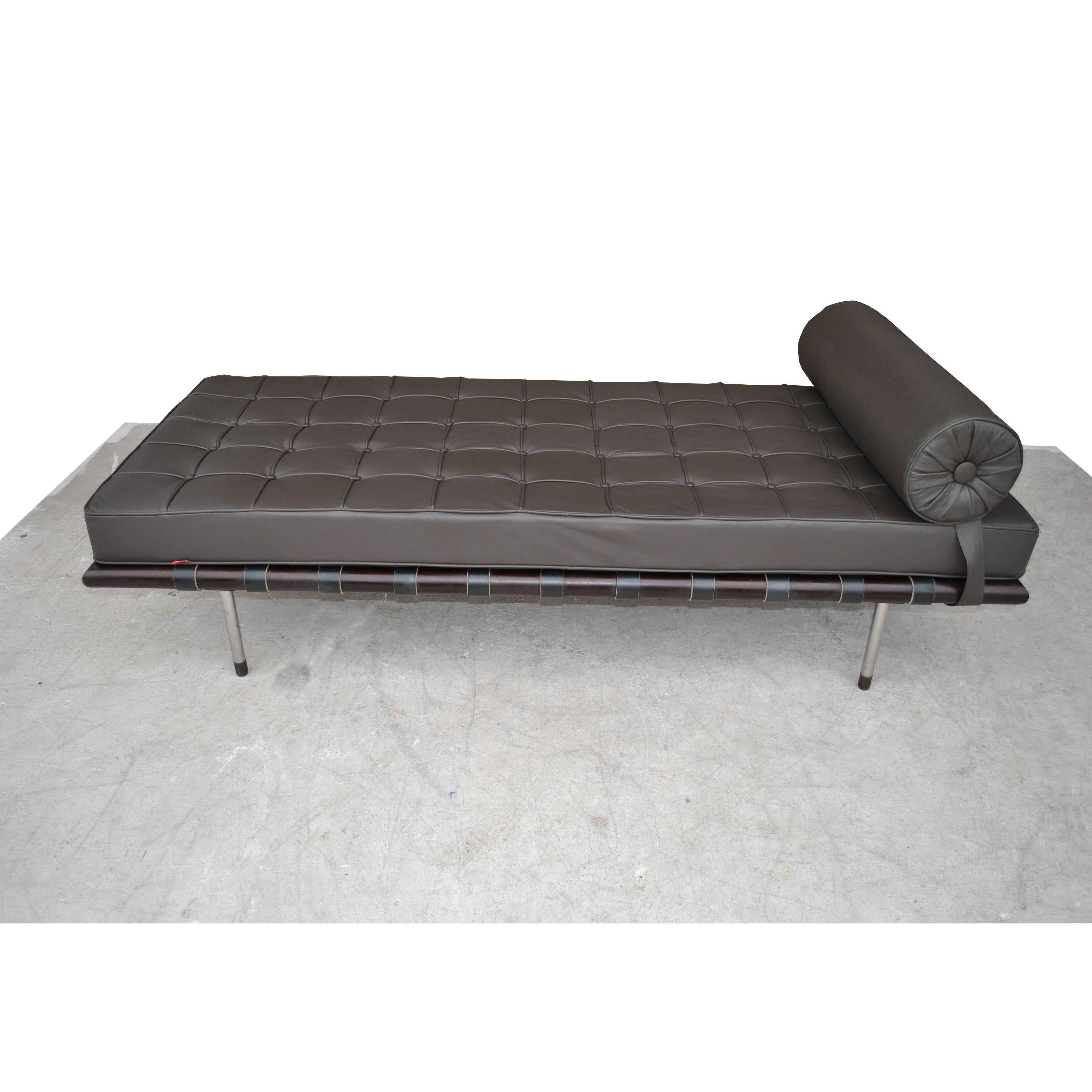 Mies van der Rohe Style Brazilian Artesian Classic Daybed For Sale 2
