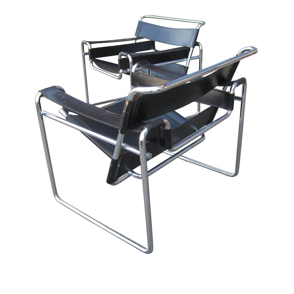 Mid-Century Modern Pair of Black Leather Wassily Chairs by Marcel Breuer for Gordon International 
