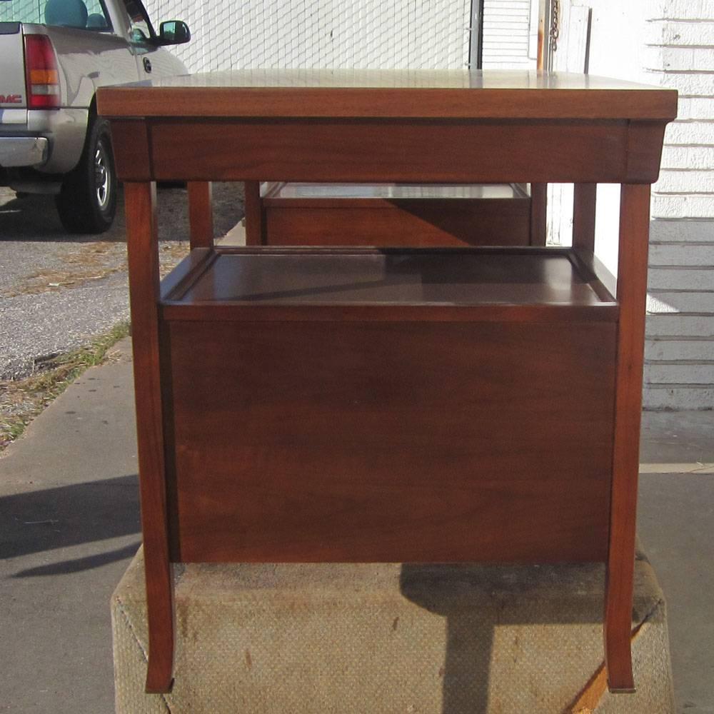 Vintage Baker Bridger Library Desk by Bill Sofield In Good Condition In Pasadena, TX