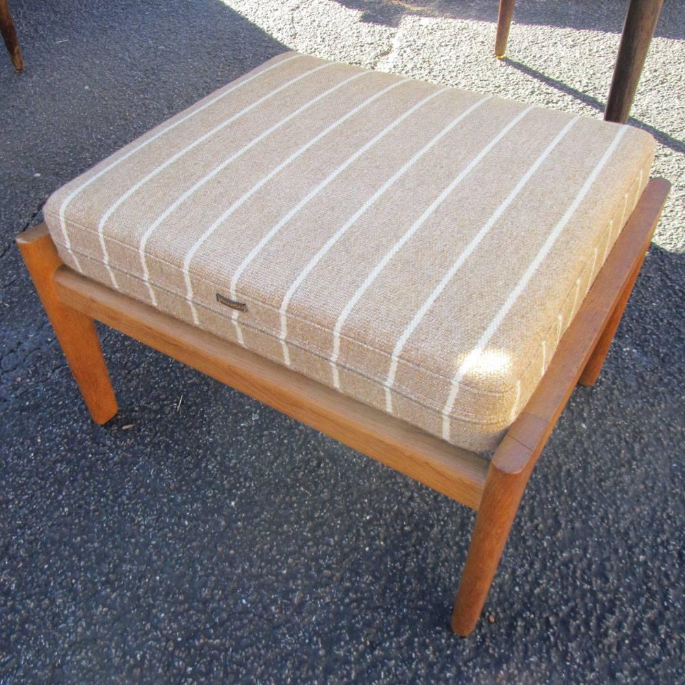 20th Century Original Upholstery Hans Wegner Lounge Chair with Ottoman for Getama