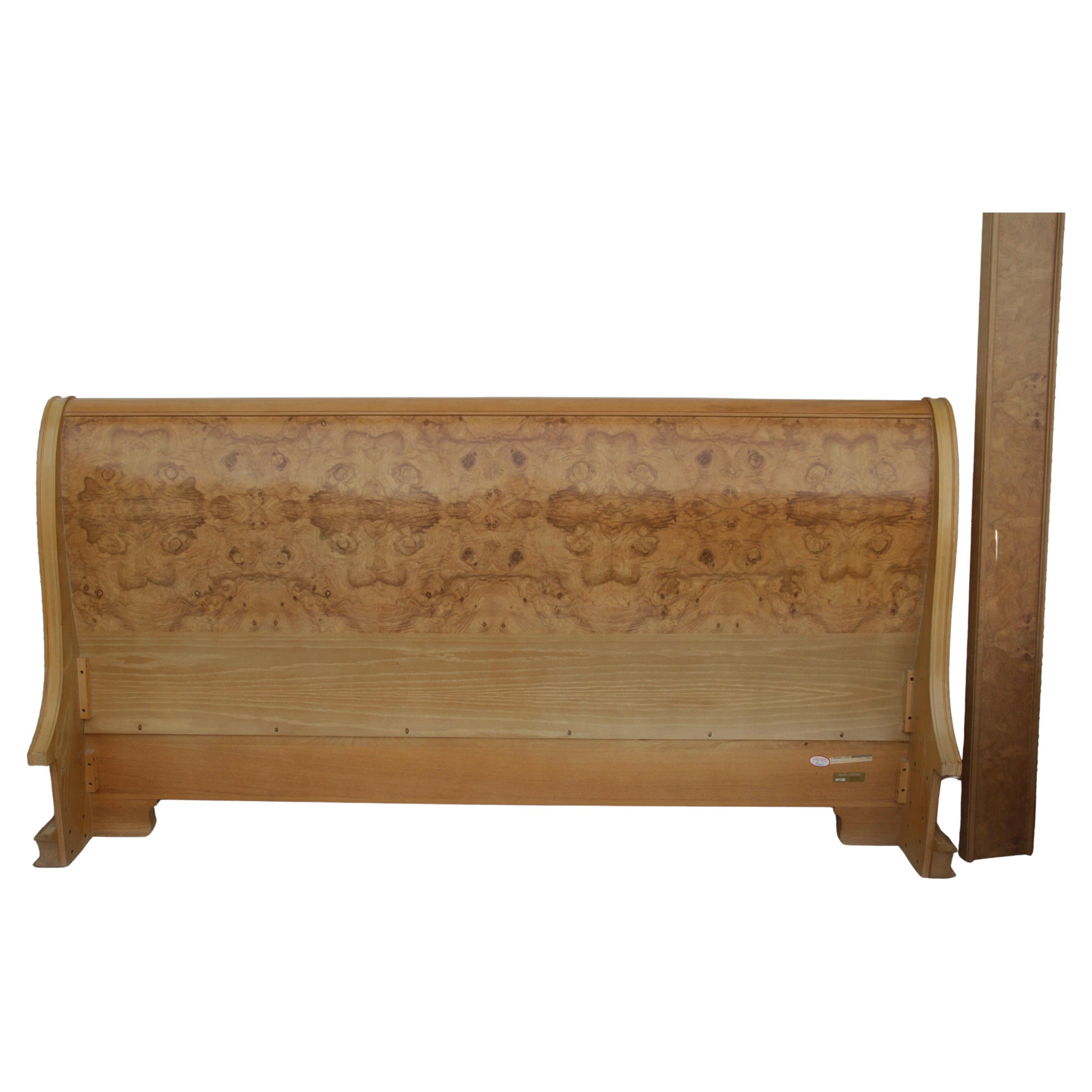 Moderne Cadre de lit en orme corinthien King Sleigh de Drexel Heritage en vente
