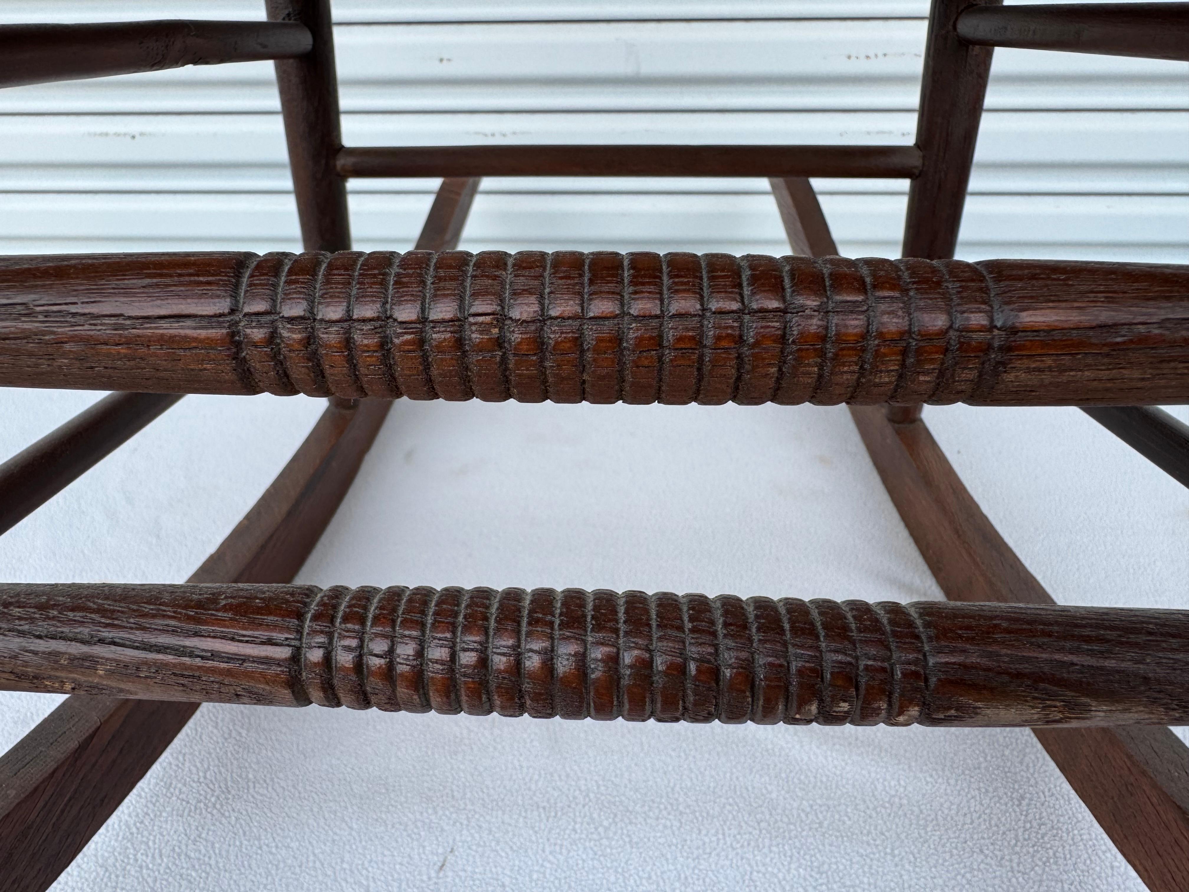 Antiker Schaukelstuhl Massiv Eiche Rohrsitz im Angebot 5