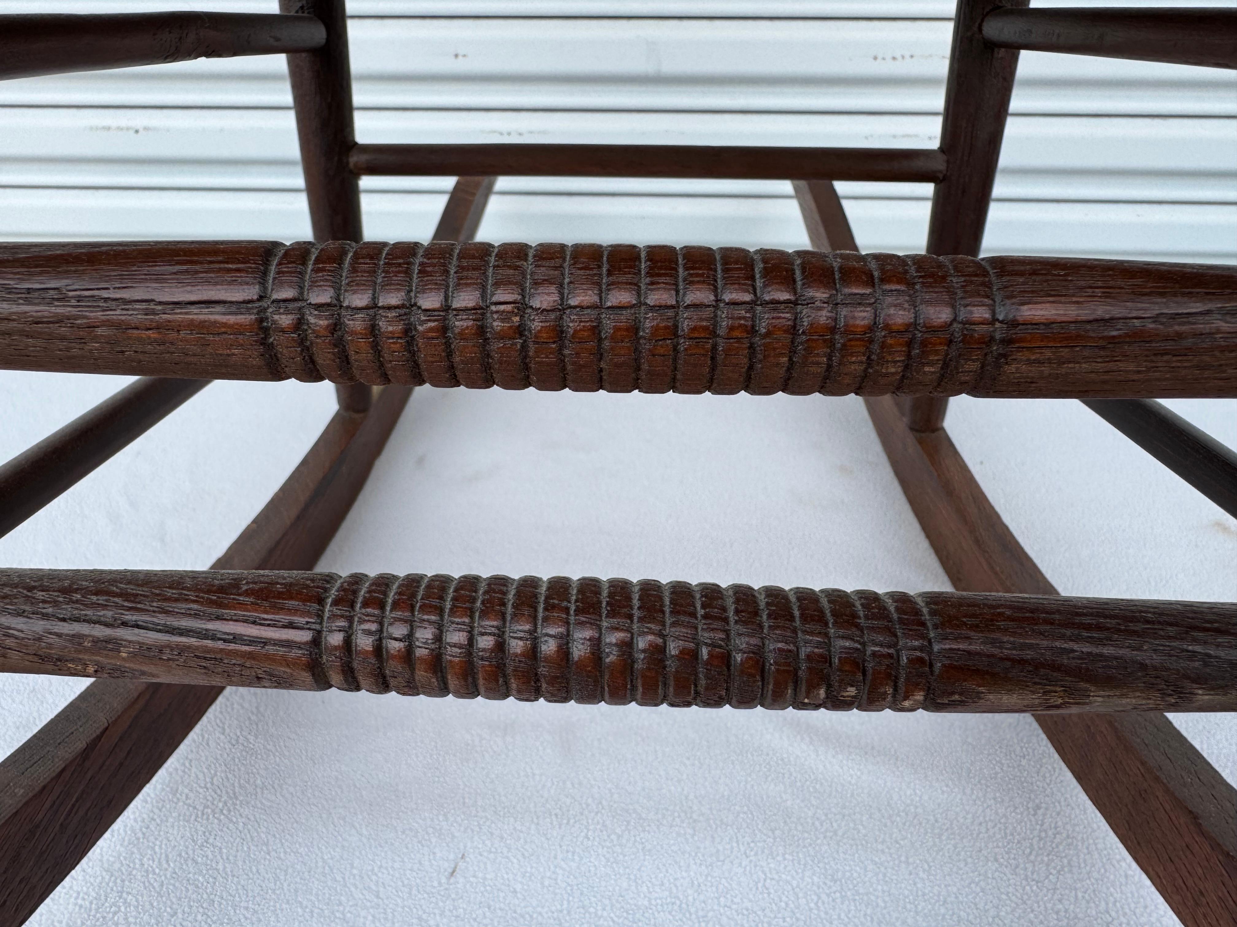 Antiker Schaukelstuhl Massiv Eiche Rohrsitz im Angebot 6