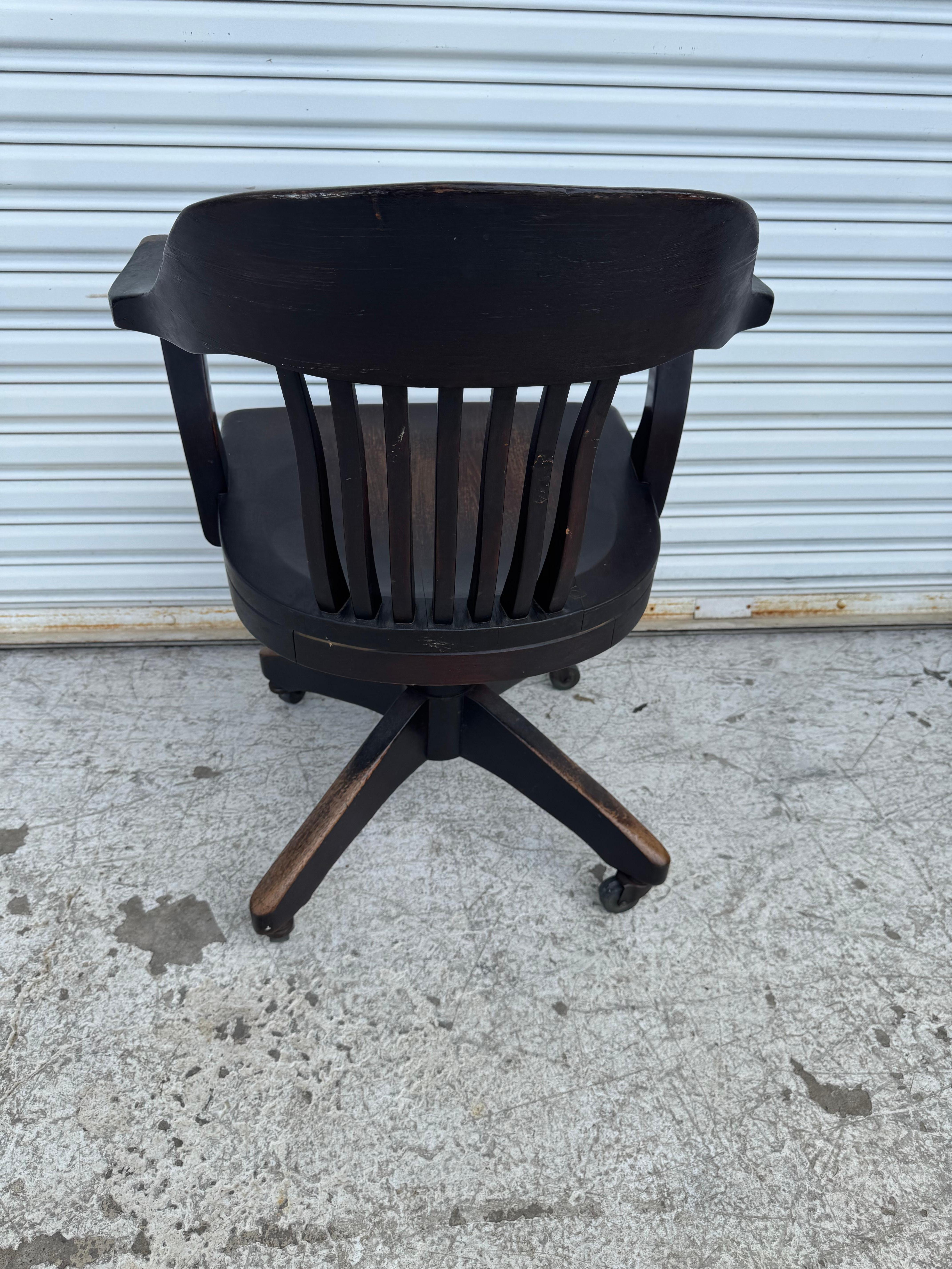 Chaise de bureau pivotante en chêne ancien du début du 20e siècle en vente 2
