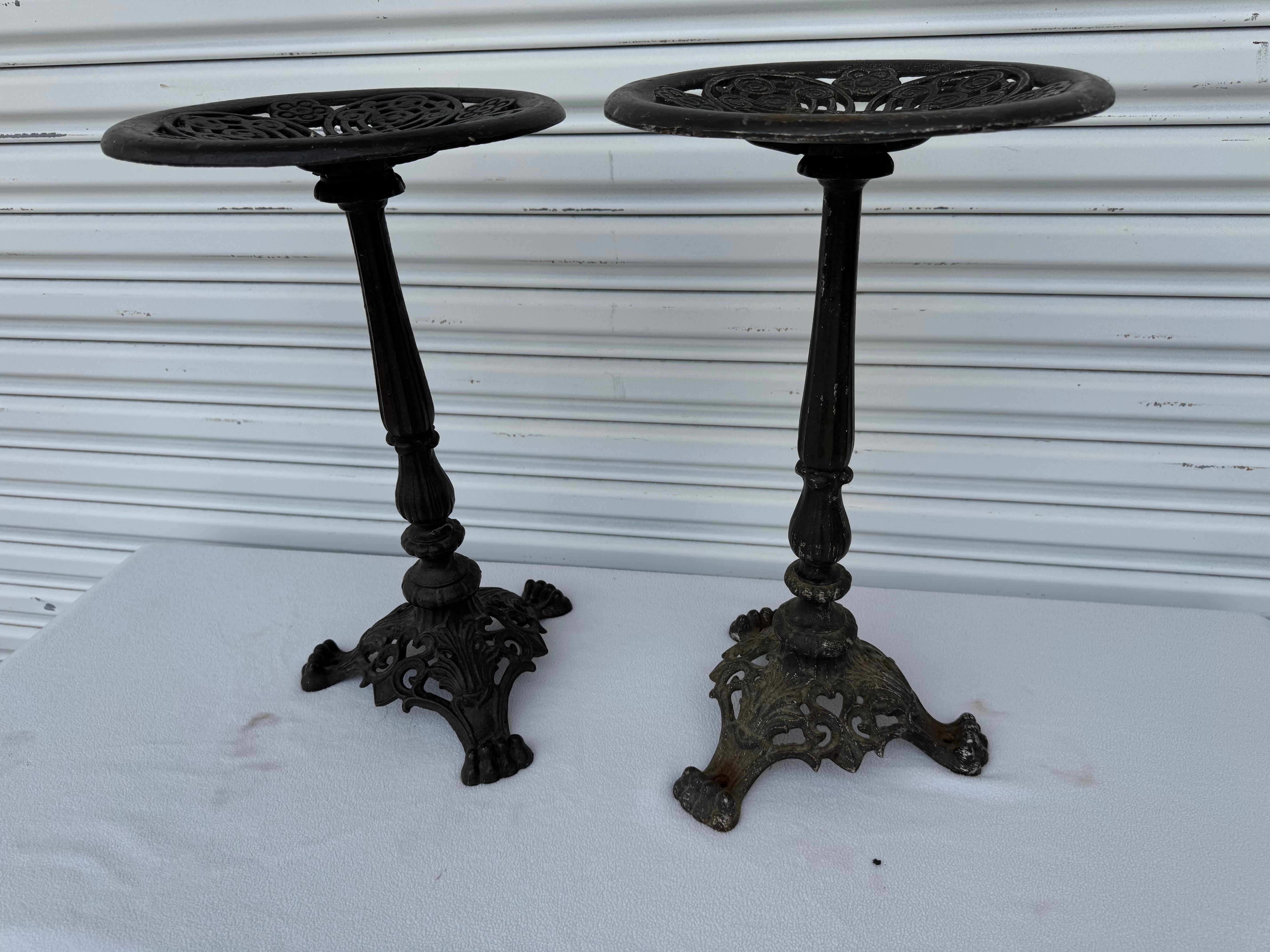 Set di piantane in ghisa in stile vittoriano vintage In condizioni buone in vendita a Pasadena, TX